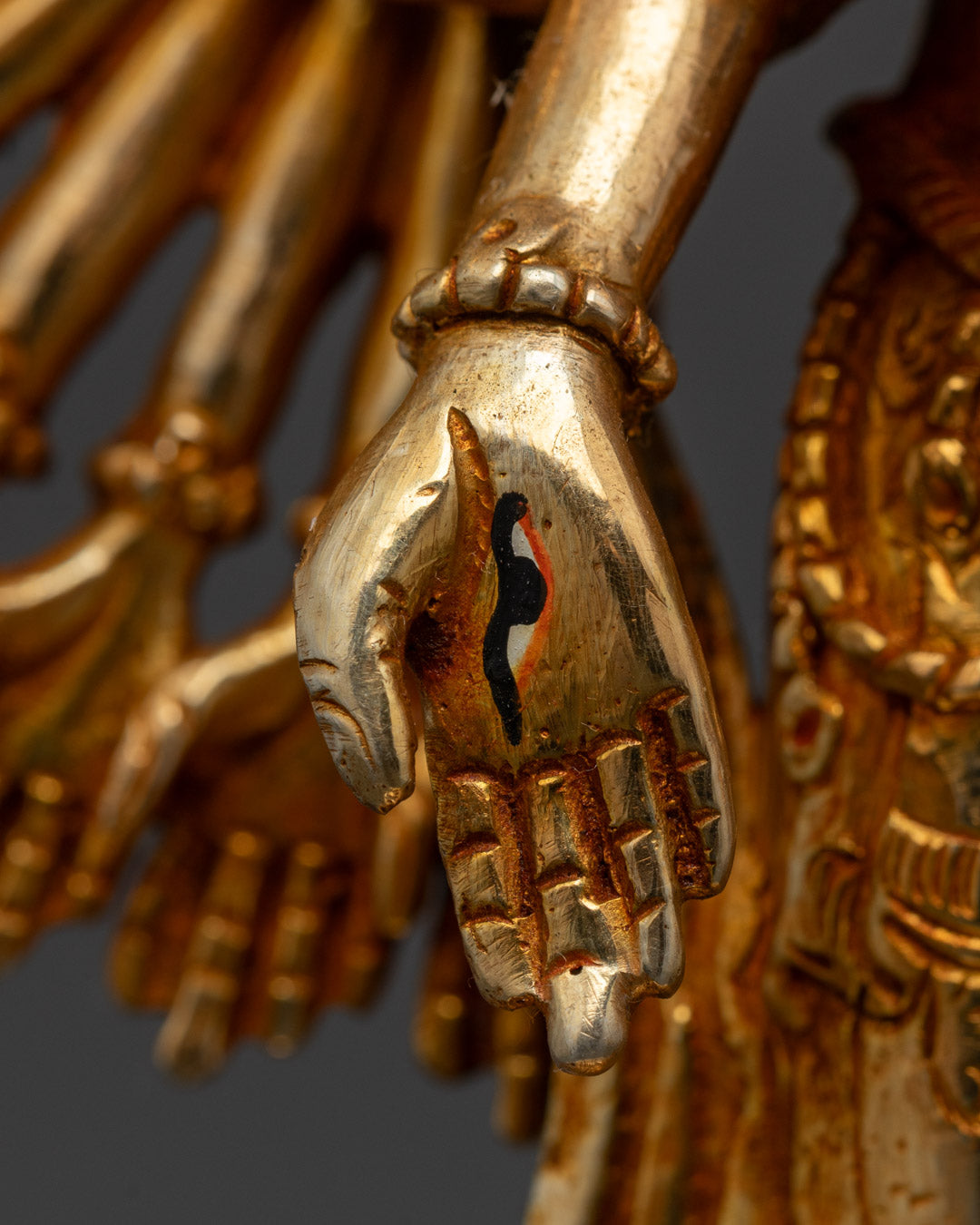 Thousand-Armed Chenrezig Bodhisattva Statue | Tibetan Artwork