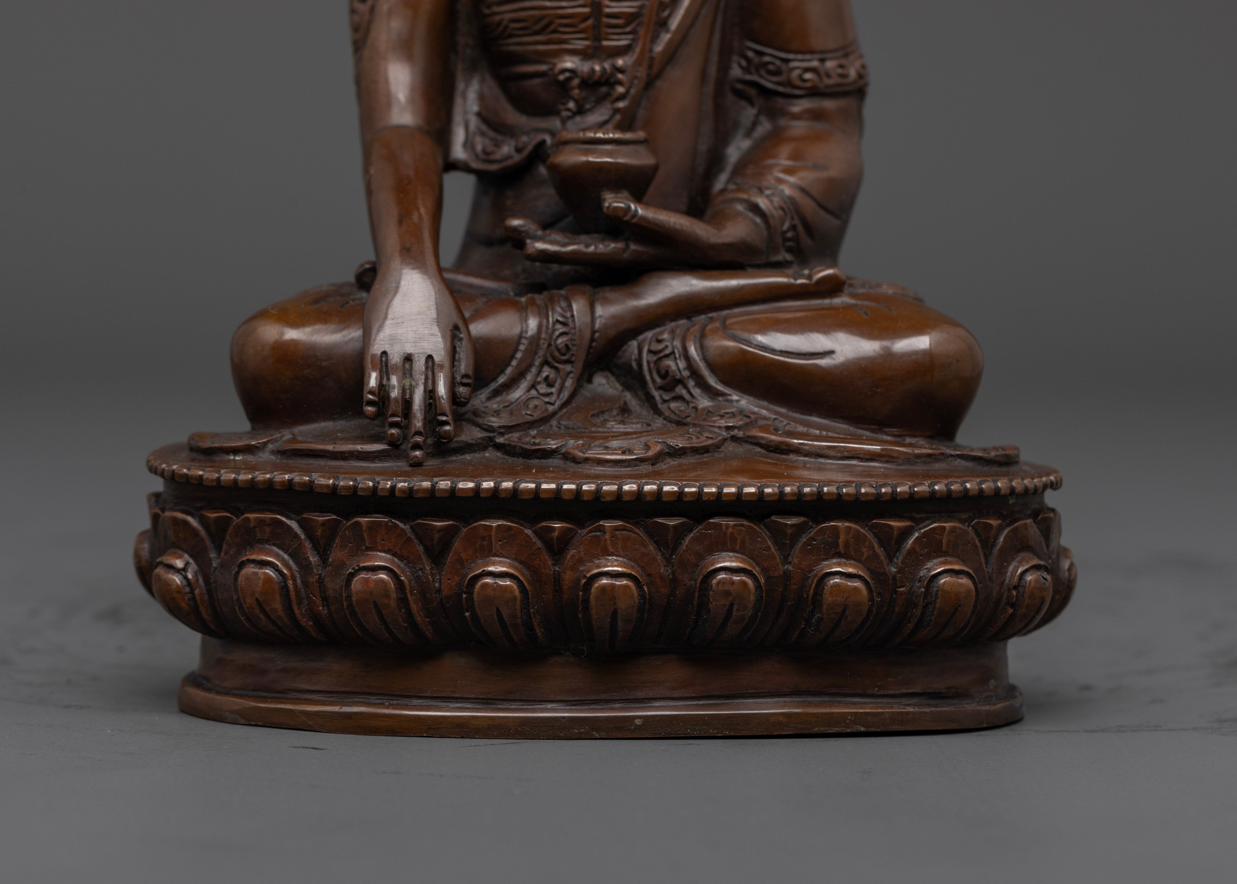Vajrayana Shakyamuni Buddha Statue: Inspiring Serenity