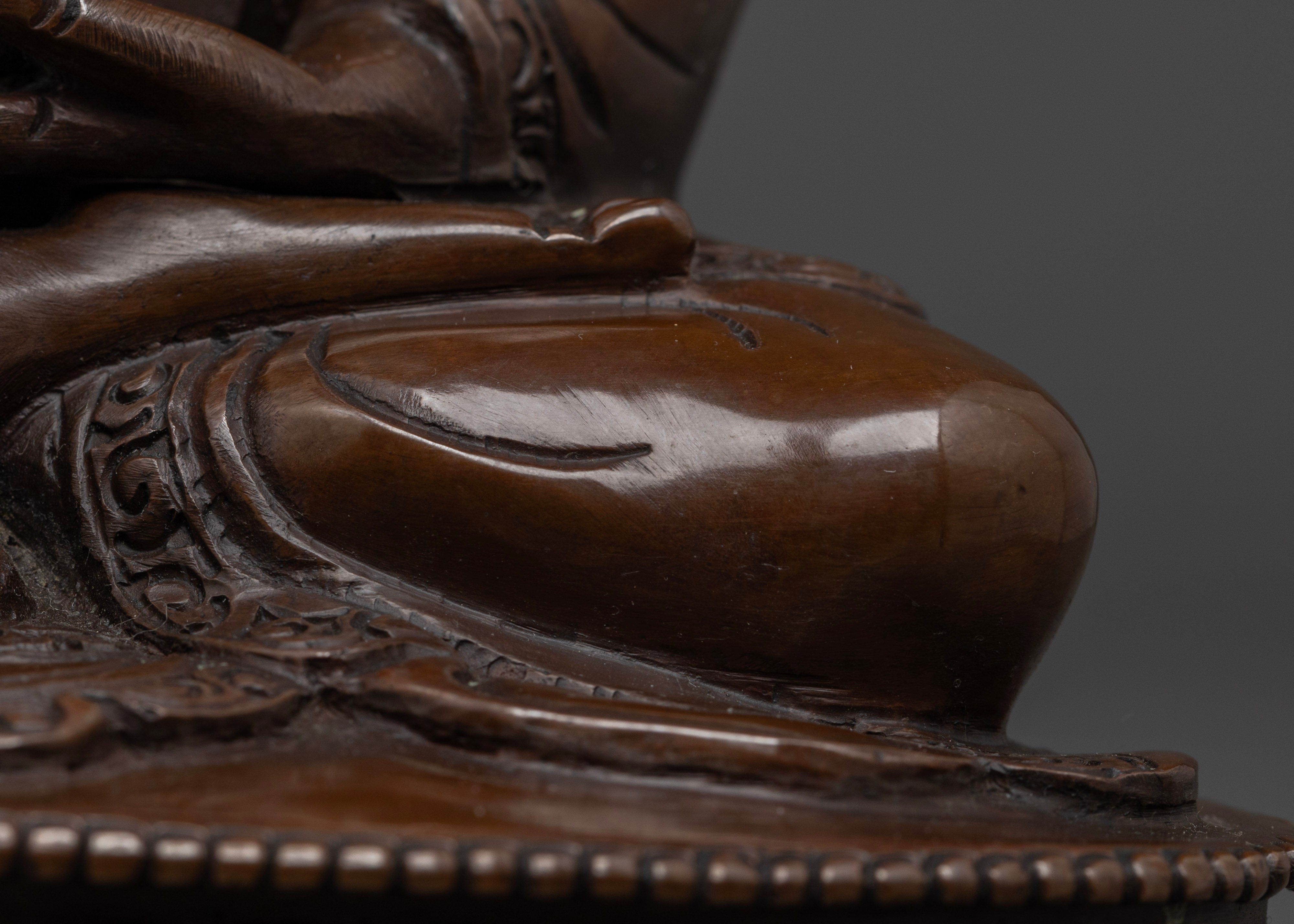 Vajrayana Shakyamuni Buddha Statue: Inspiring Serenity