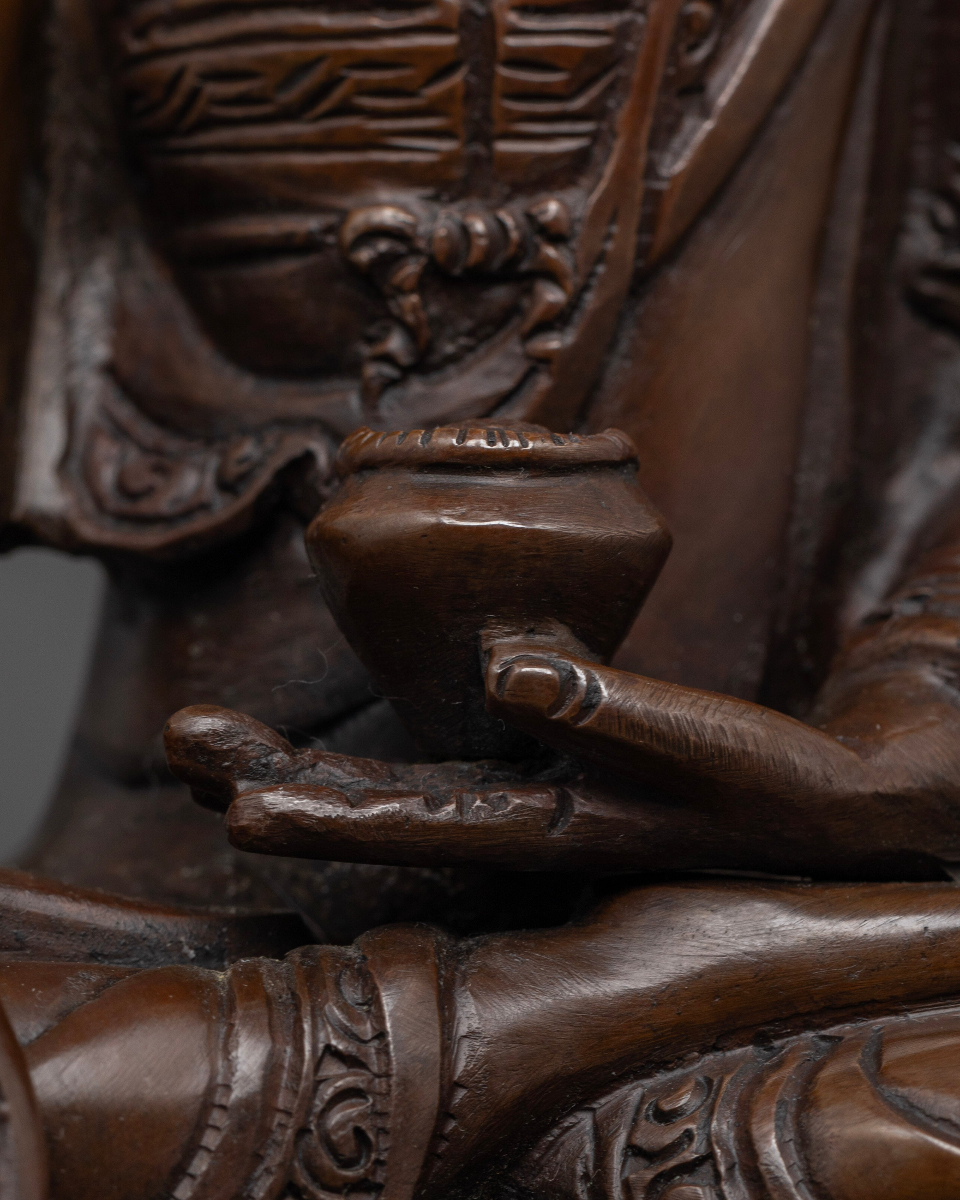 Vajrayana Shakyamuni Buddha Statue: Inspiring Serenity