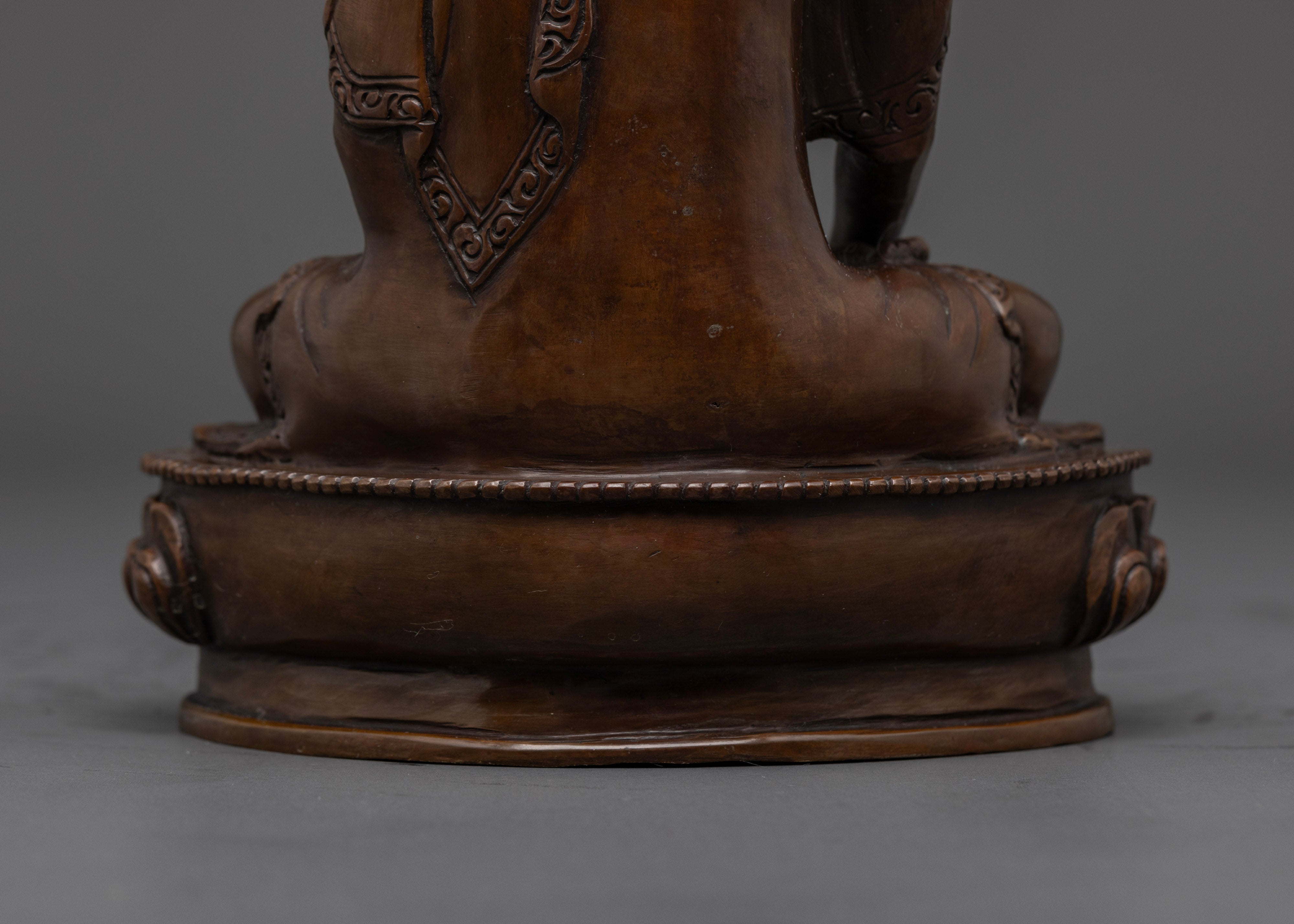 Vajrayana Shakyamuni Buddha Statue: Inspiring Serenity