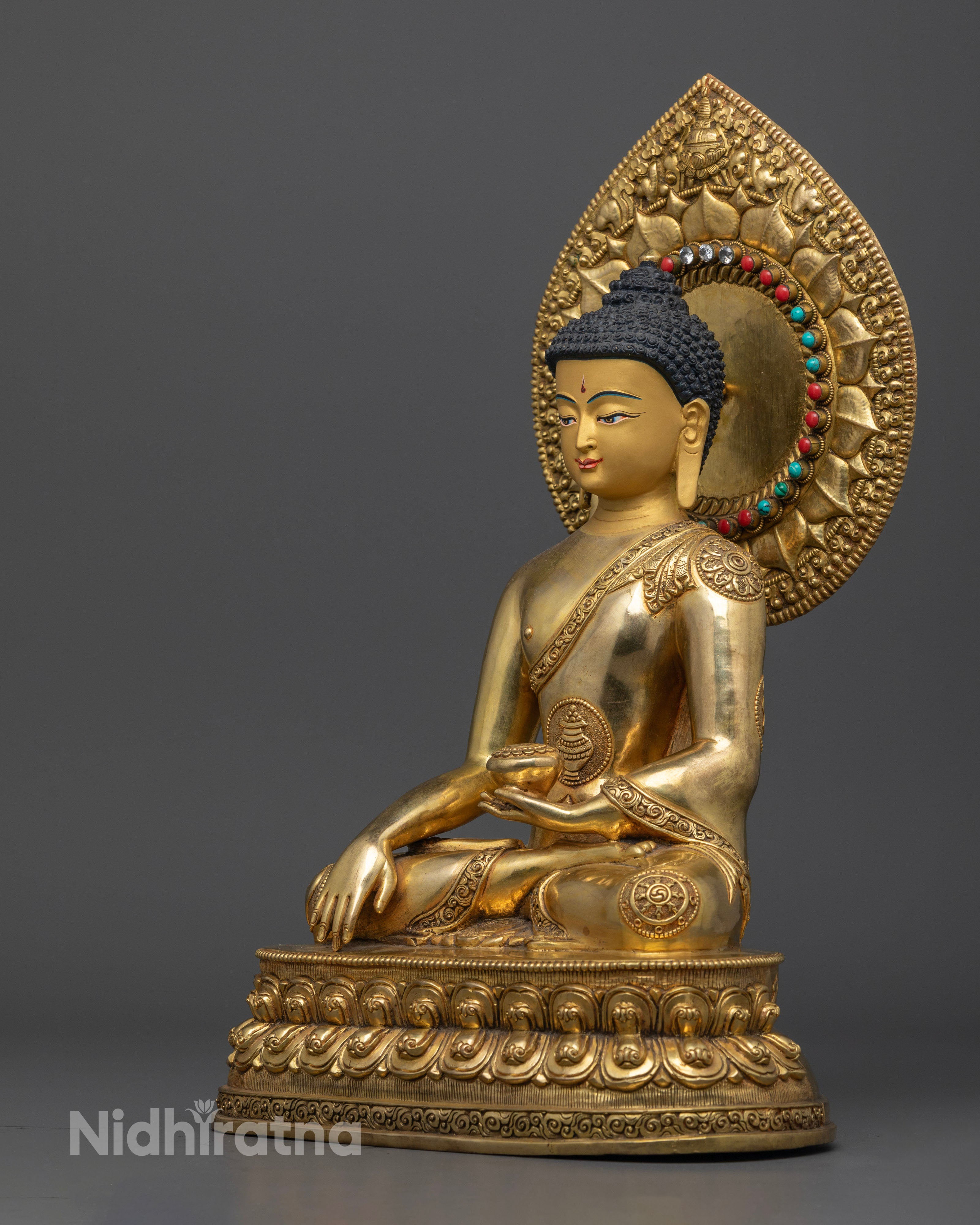 Shakyamuni Buddha Statue: Perfect for Meditation