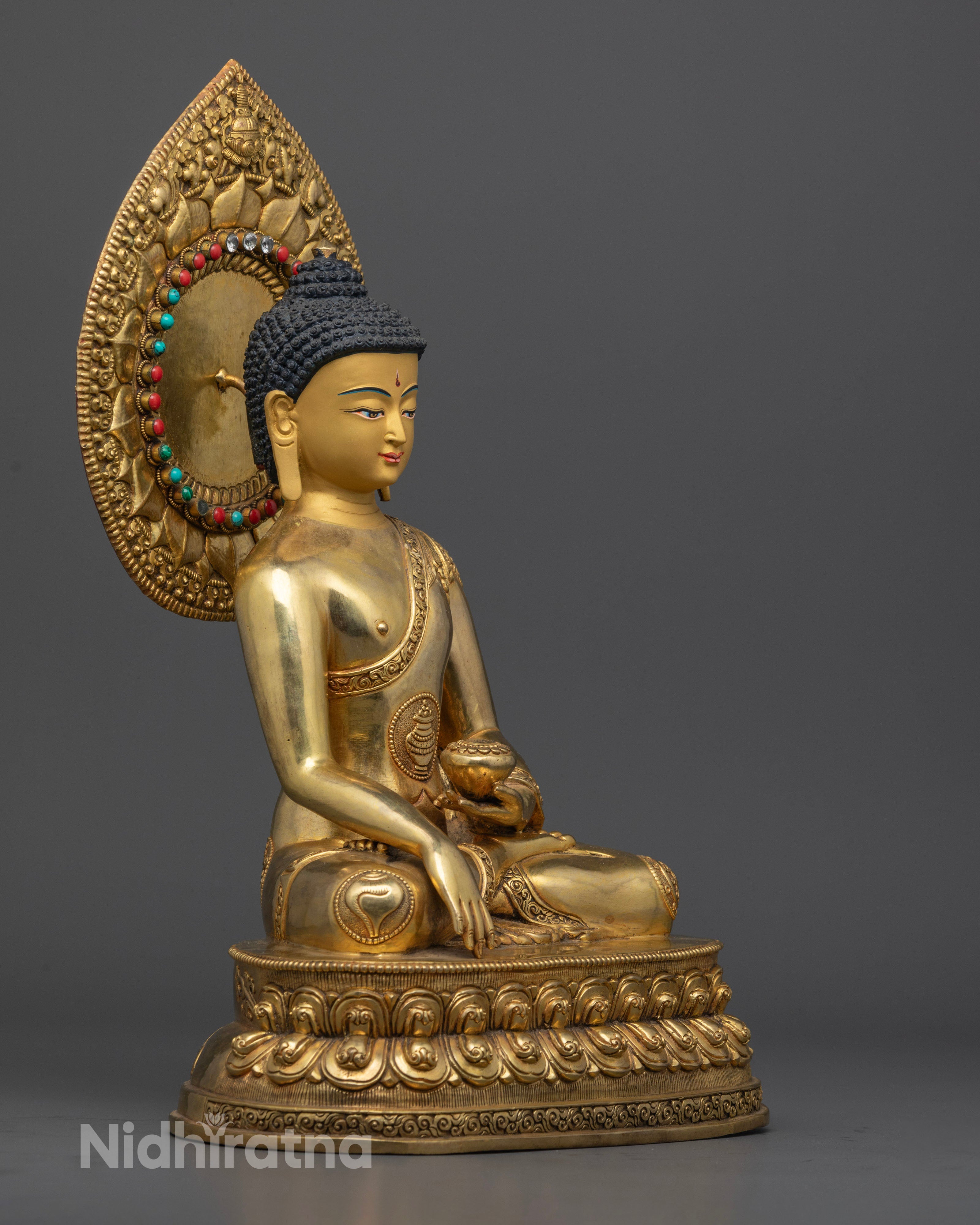 Shakyamuni Buddha Statue: Perfect for Meditation