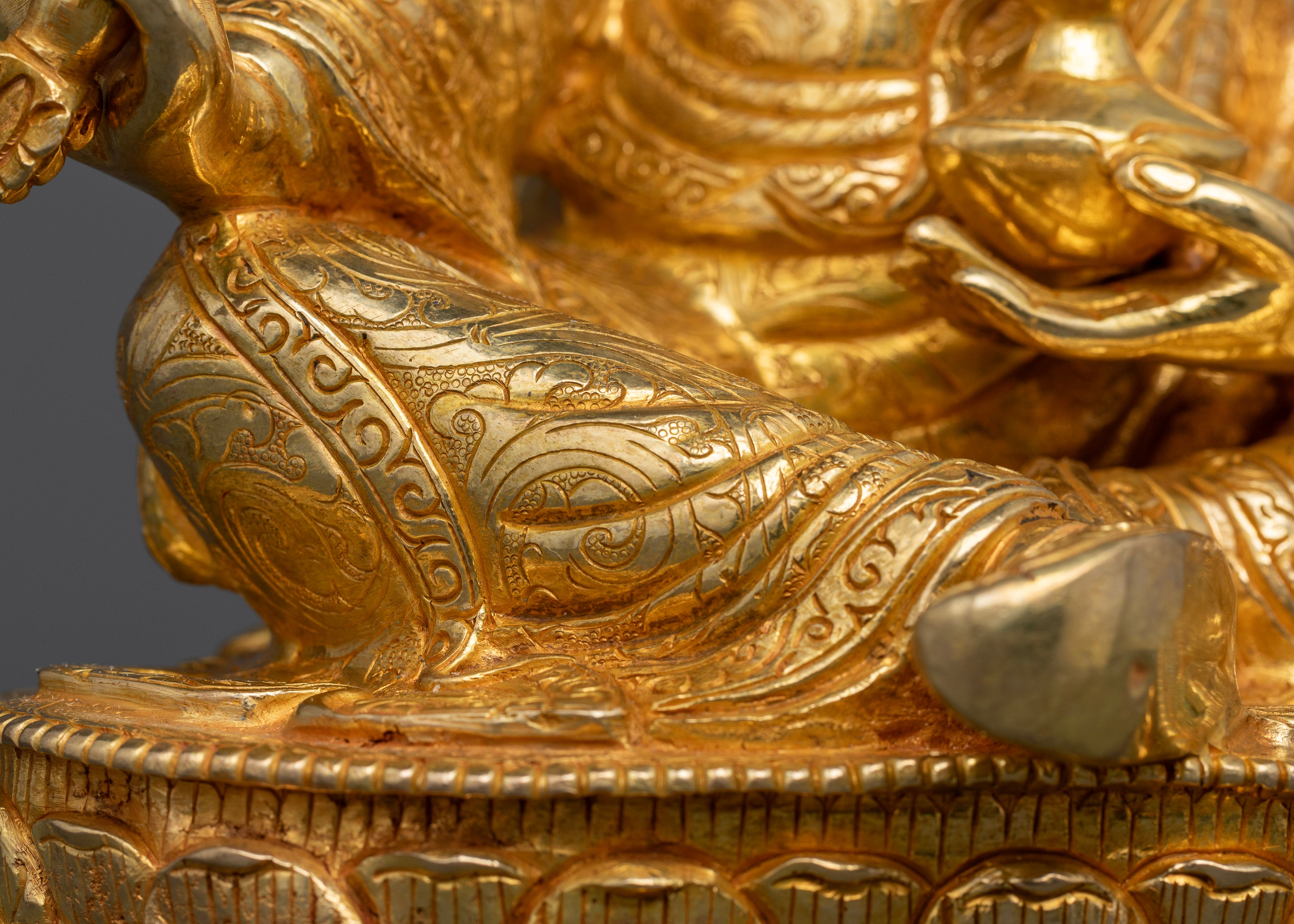 Guru Rinpoche: The Lotus-Born Master