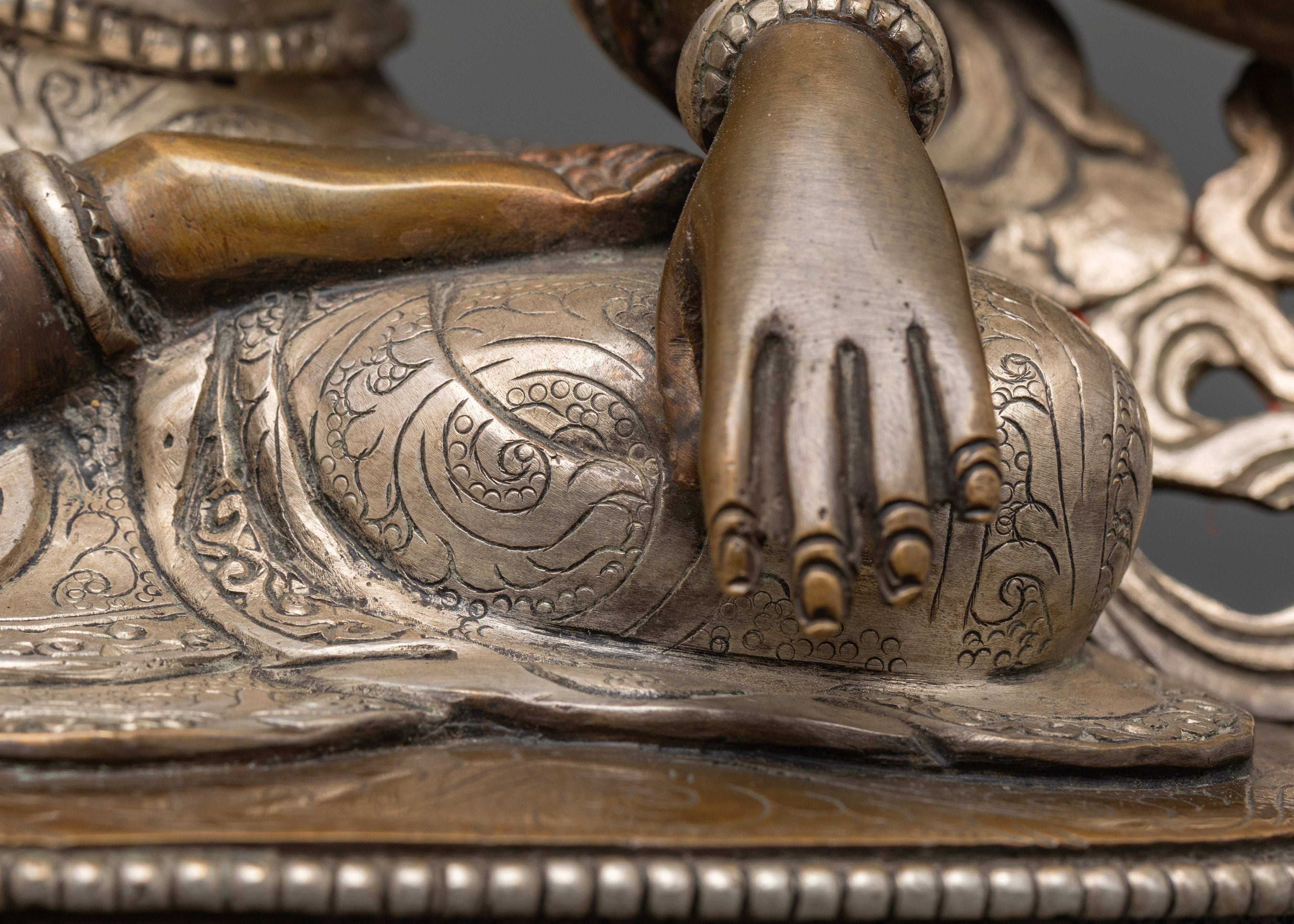 Mahamanjushri Statue: A Timeless Representation of Wisdom