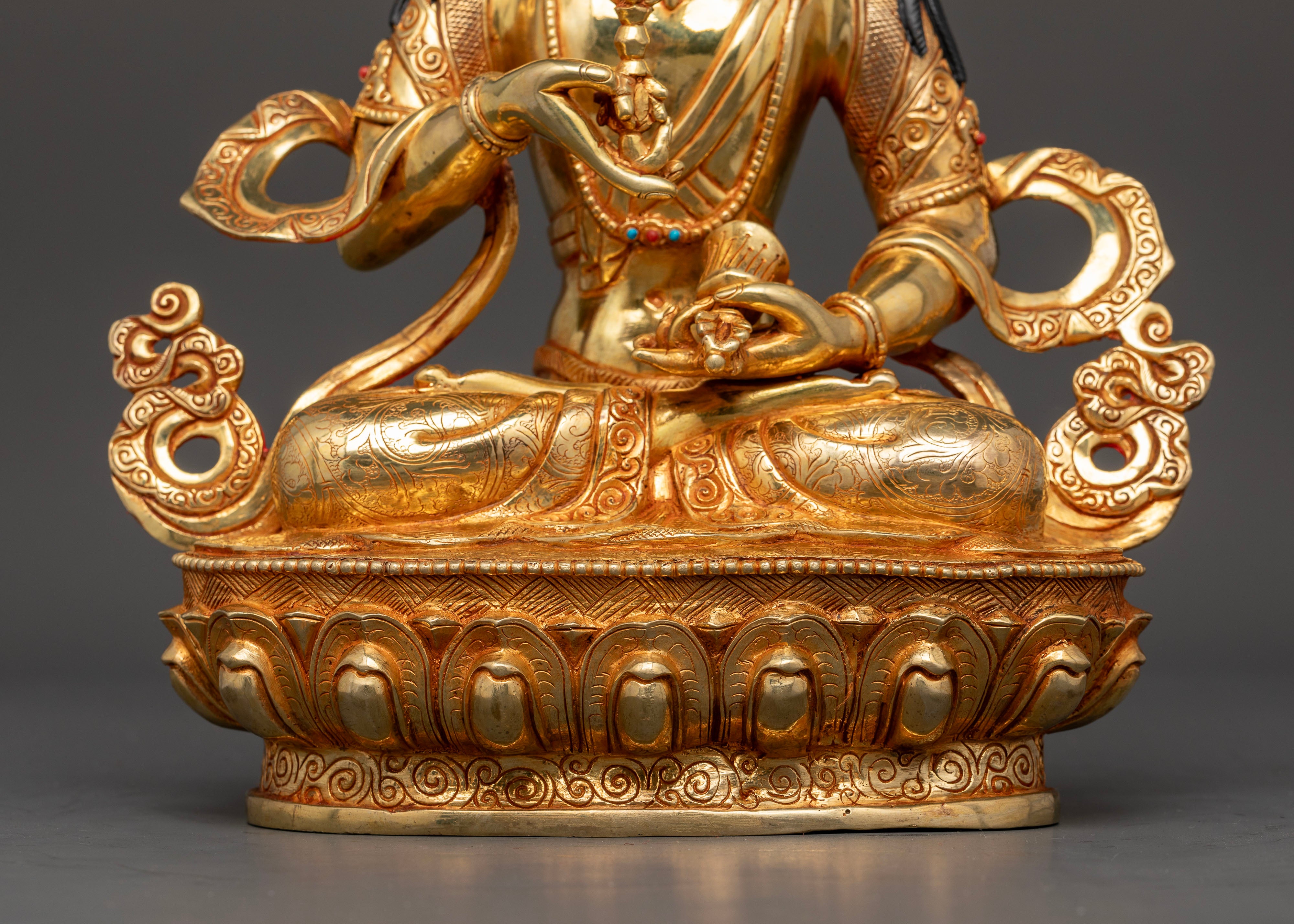 Golden Radiance: The Vajrasattva Statue