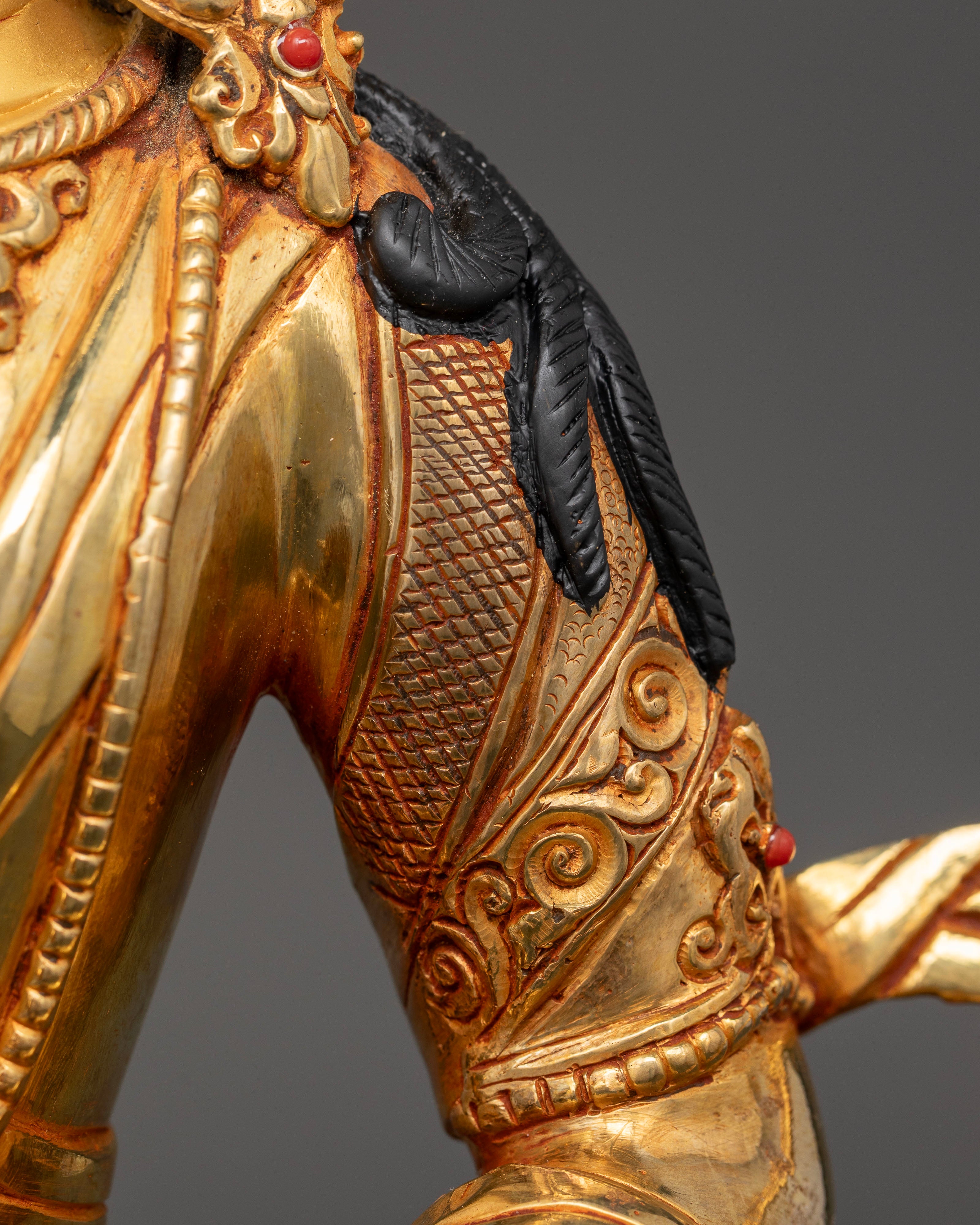Golden Radiance: The Vajrasattva Statue