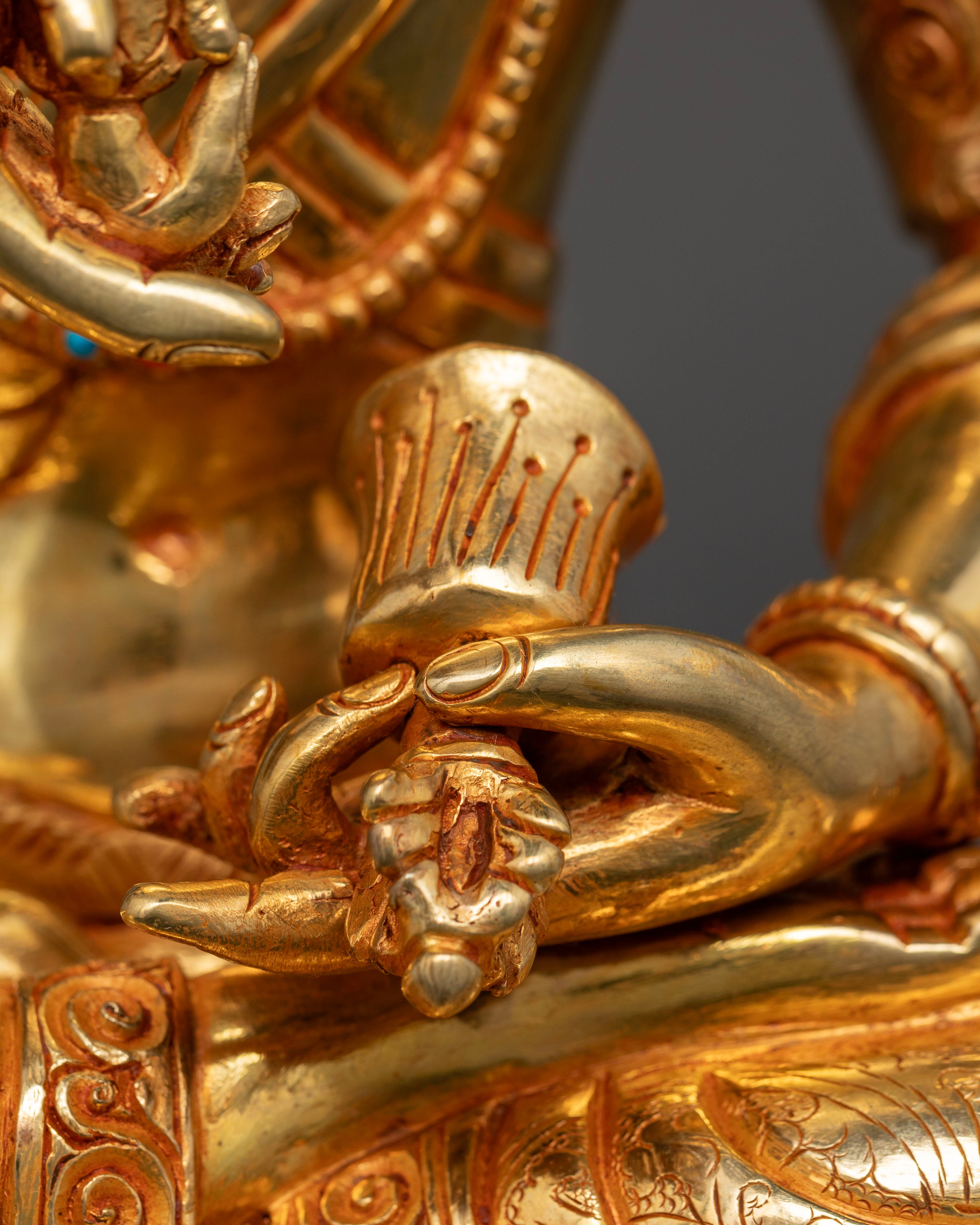 Golden Radiance: The Vajrasattva Statue