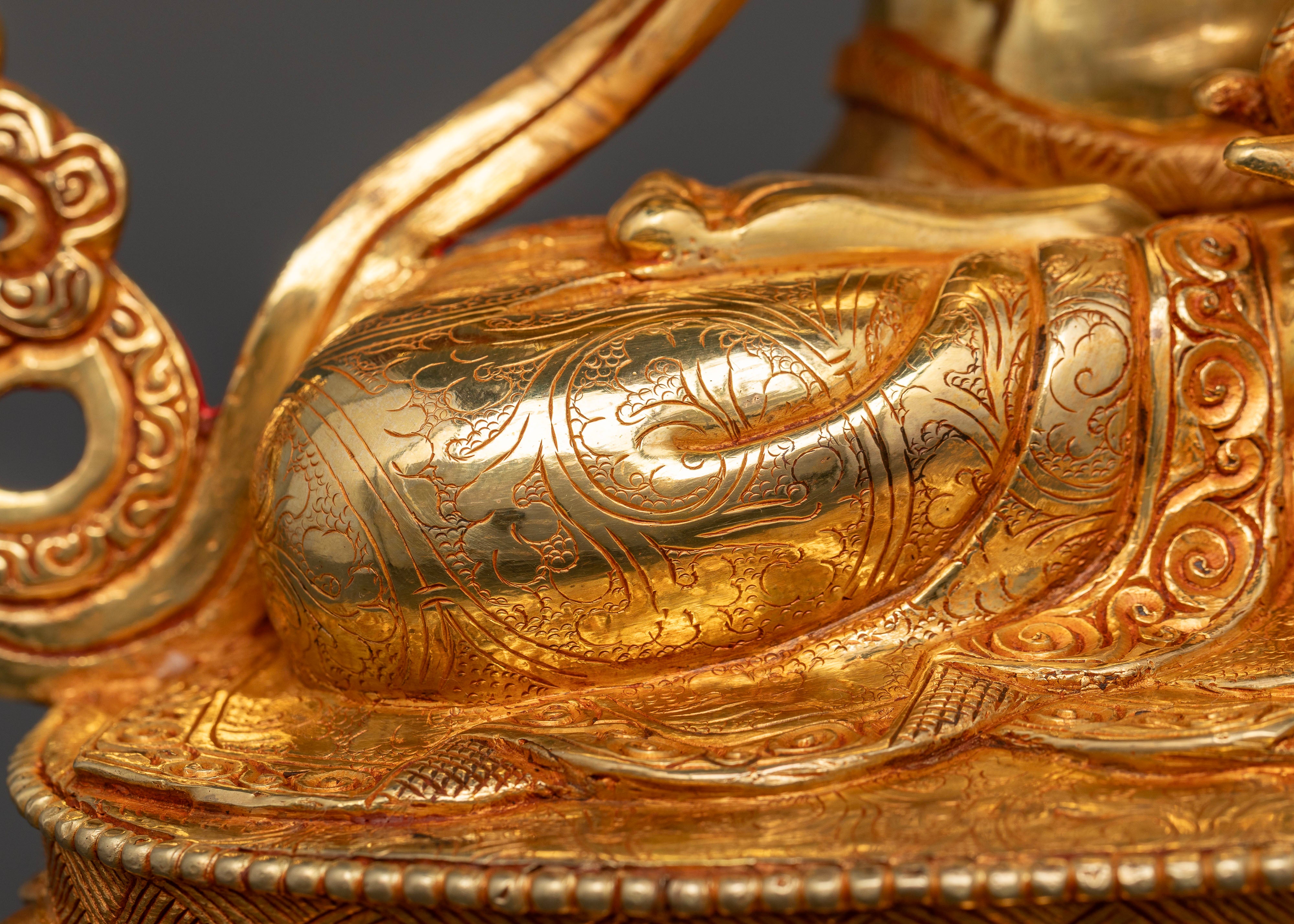 Golden Radiance: The Vajrasattva Statue