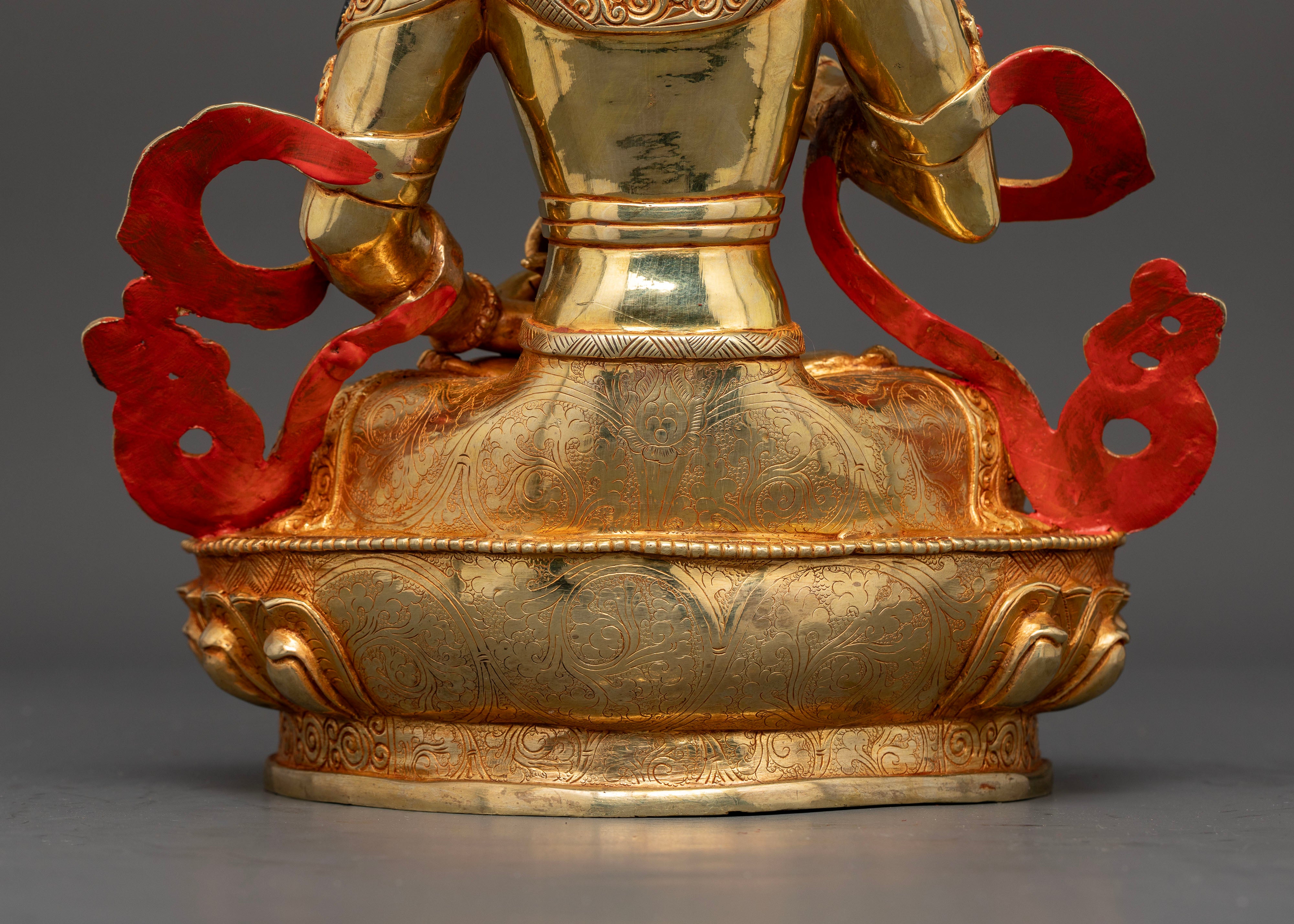 Golden Radiance: The Vajrasattva Statue