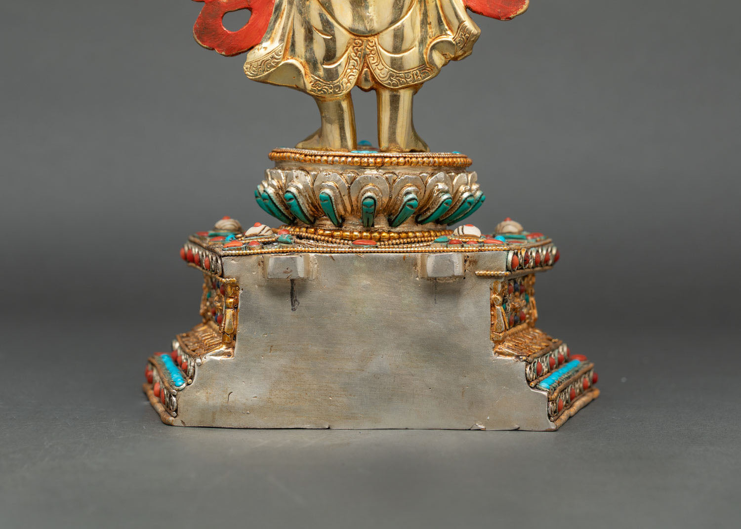 Standing Chenrezig Statue – Tibetan Lokeshwara Sculpture