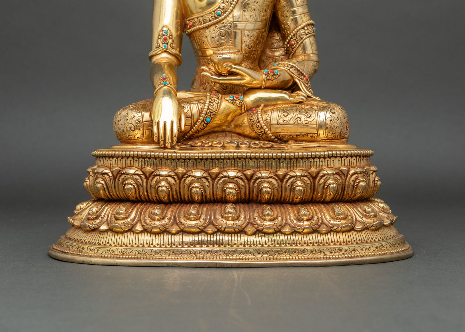 Crowned Buddha Statue | Path to Serenity and Awakening