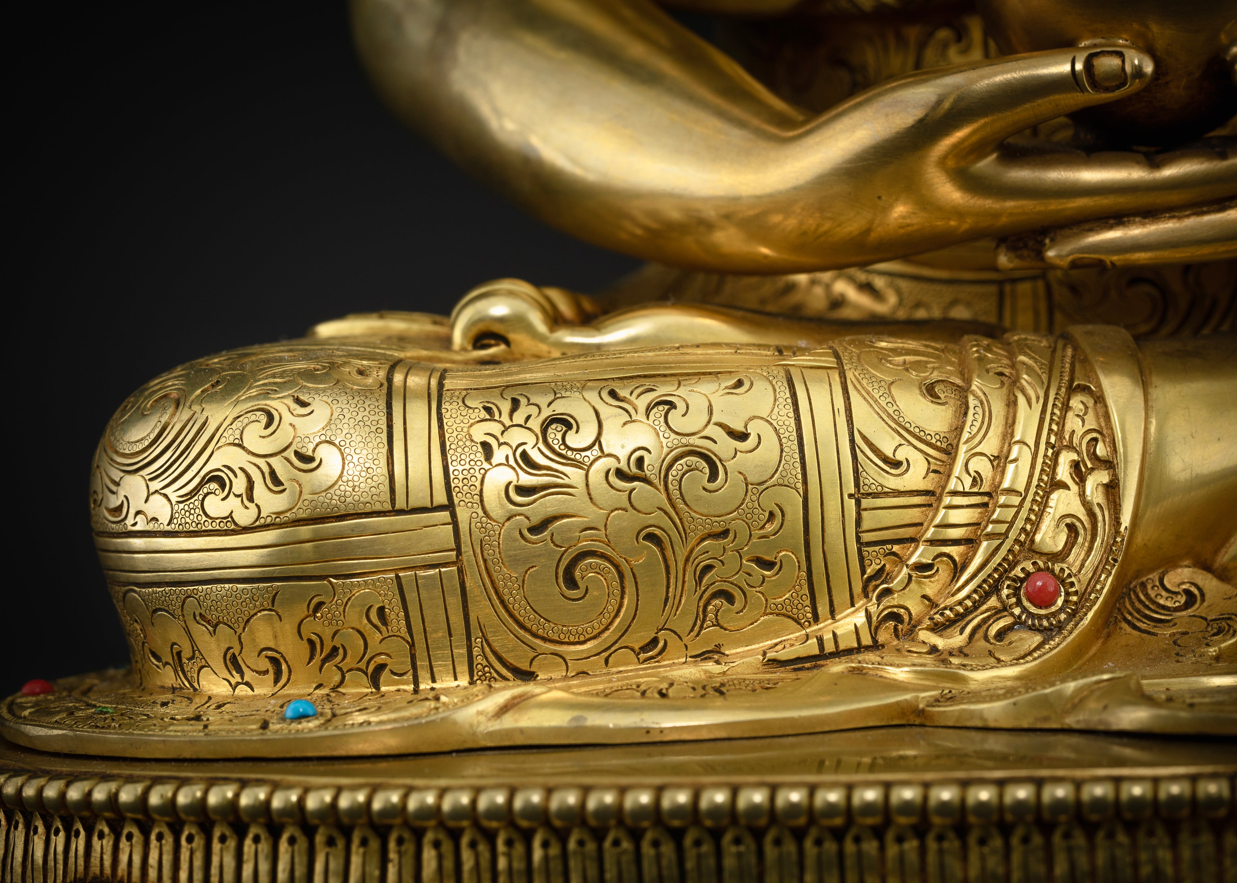 Golden Amitabha Buddha statue | Meditation and Mindfulness