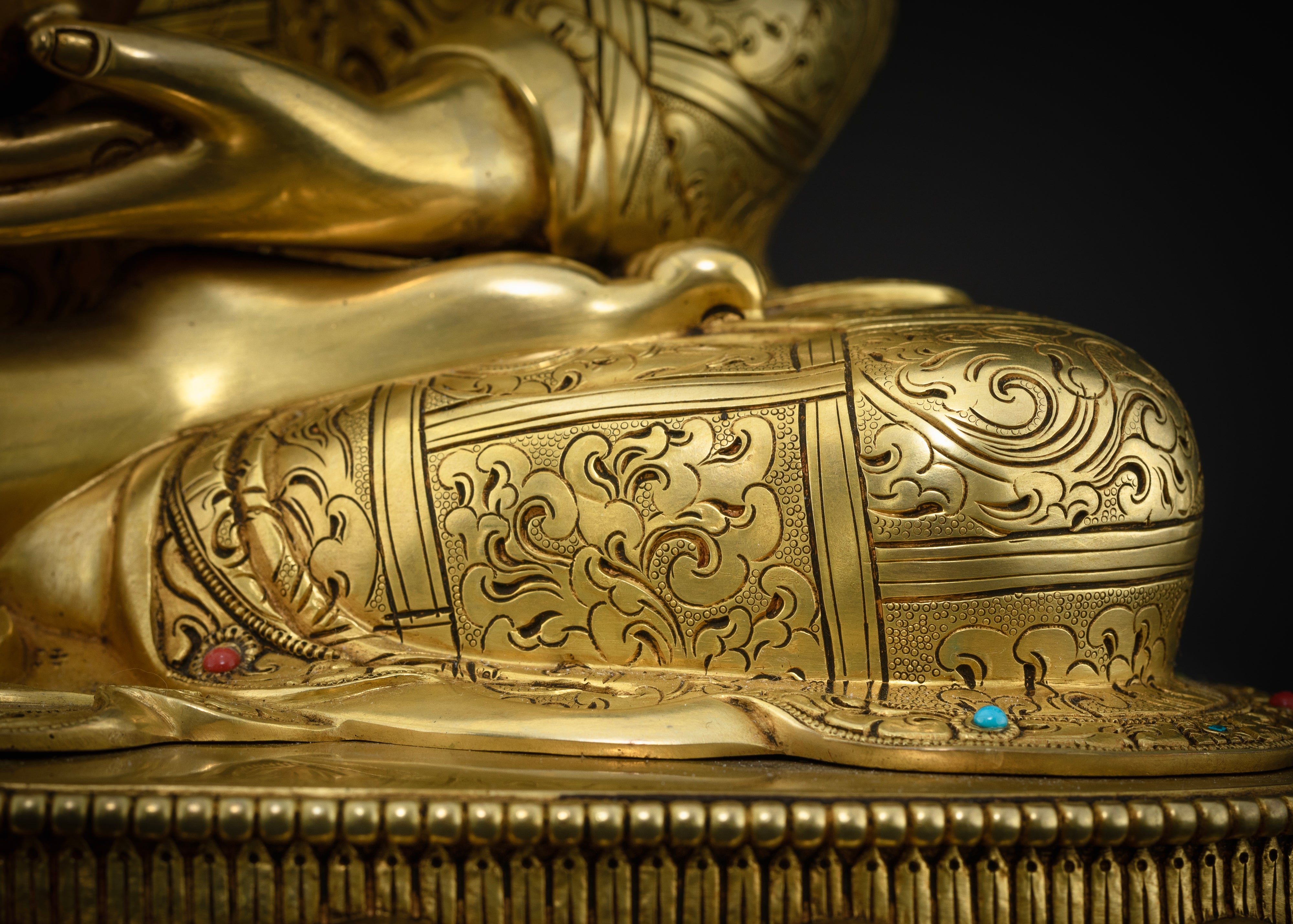 Golden Amitabha Buddha statue | Meditation and Mindfulness