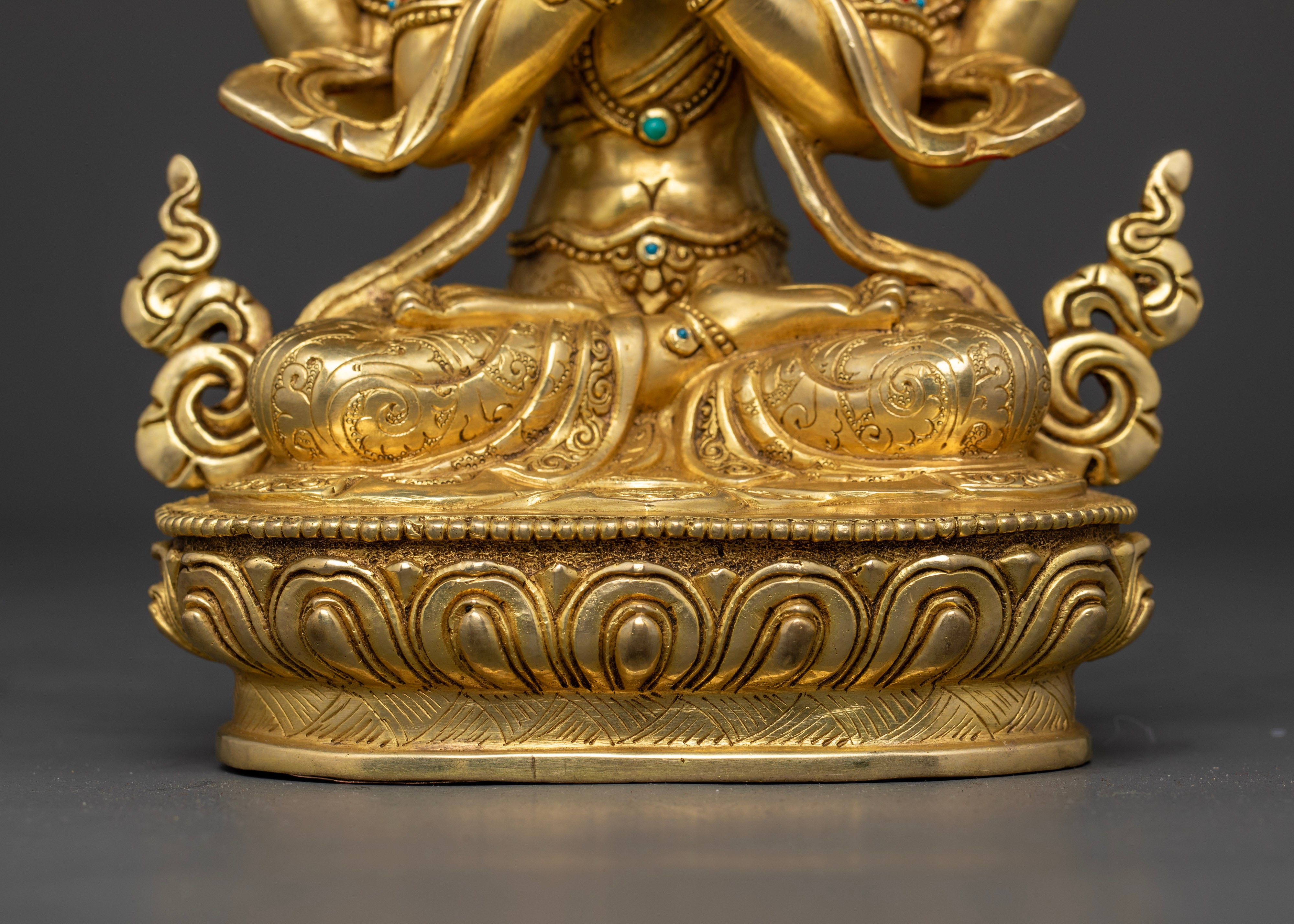 Chinese Kuan Yin Statue – Guardian of Infinite Compassion
