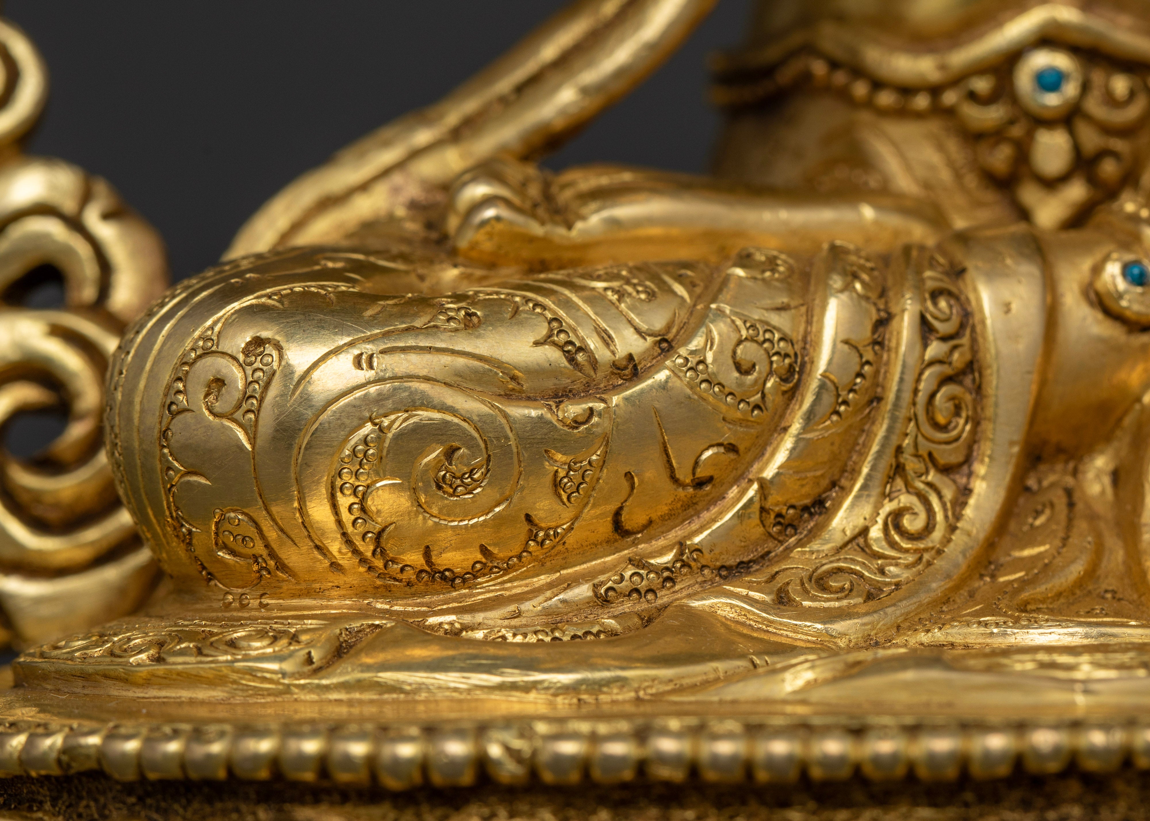 Chinese Kuan Yin Statue – Guardian of Infinite Compassion