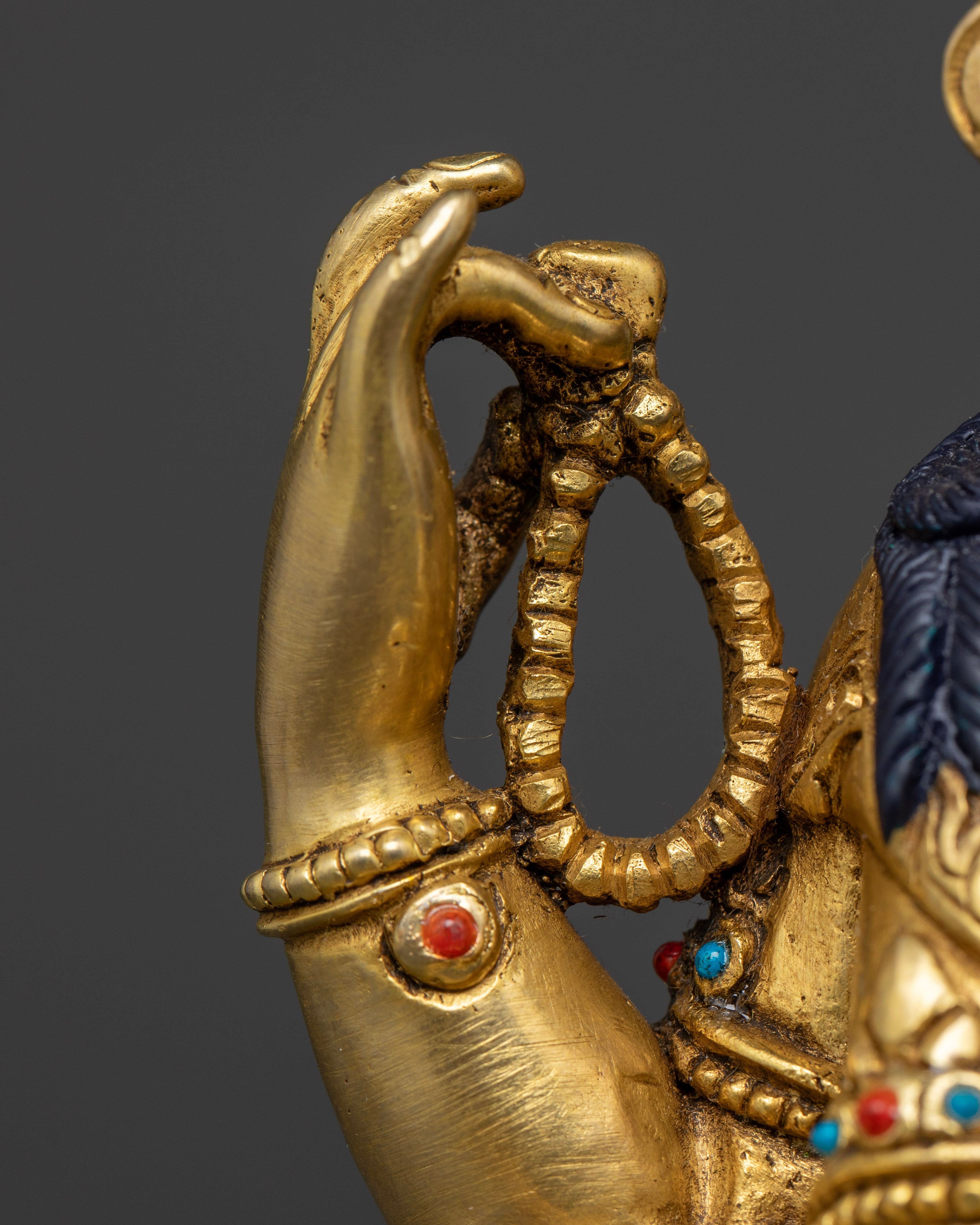 Chinese Kuan Yin Statue – Guardian of Infinite Compassion