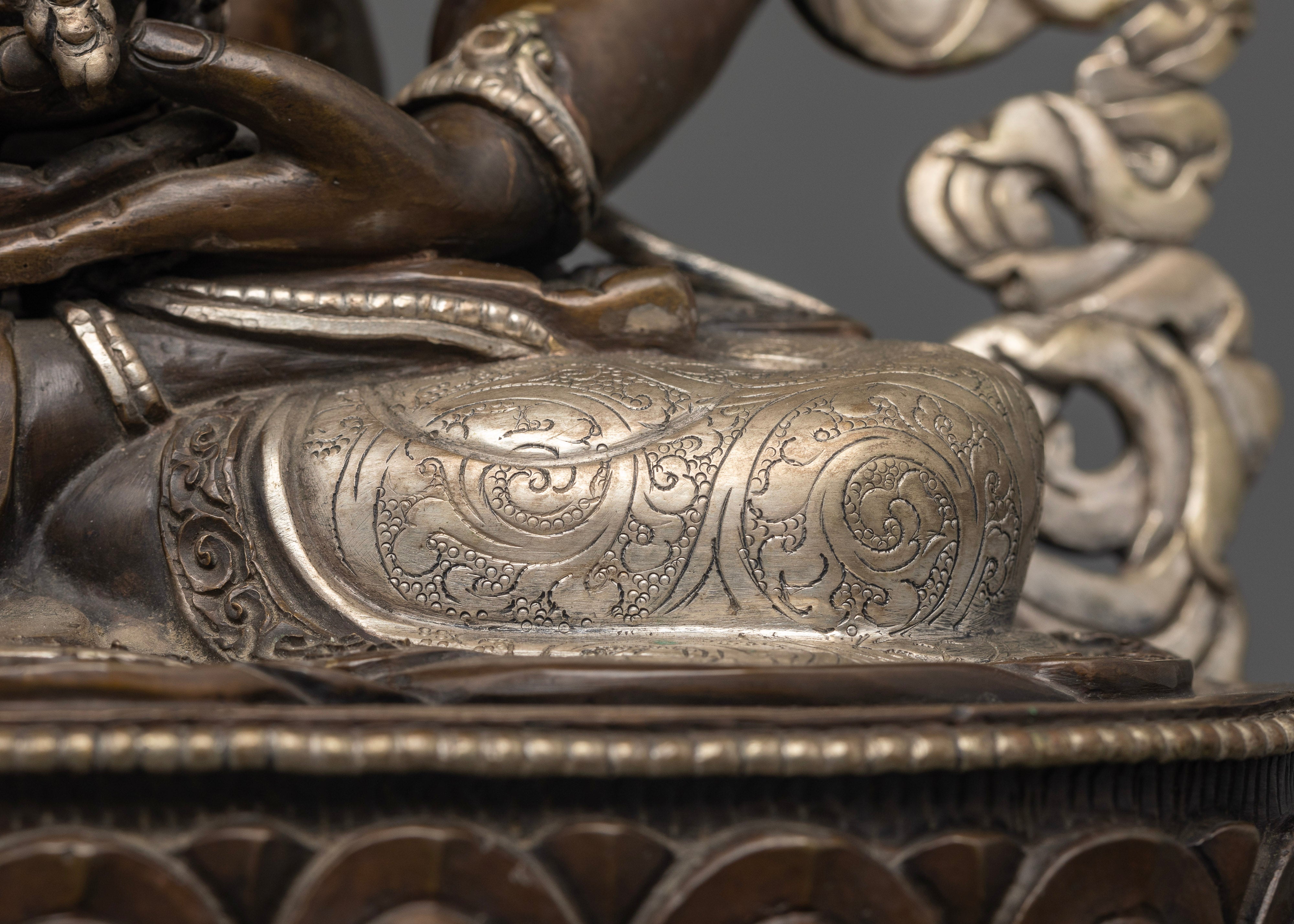 Handcrafted Divinity: The Exquisite Amitayus Statue