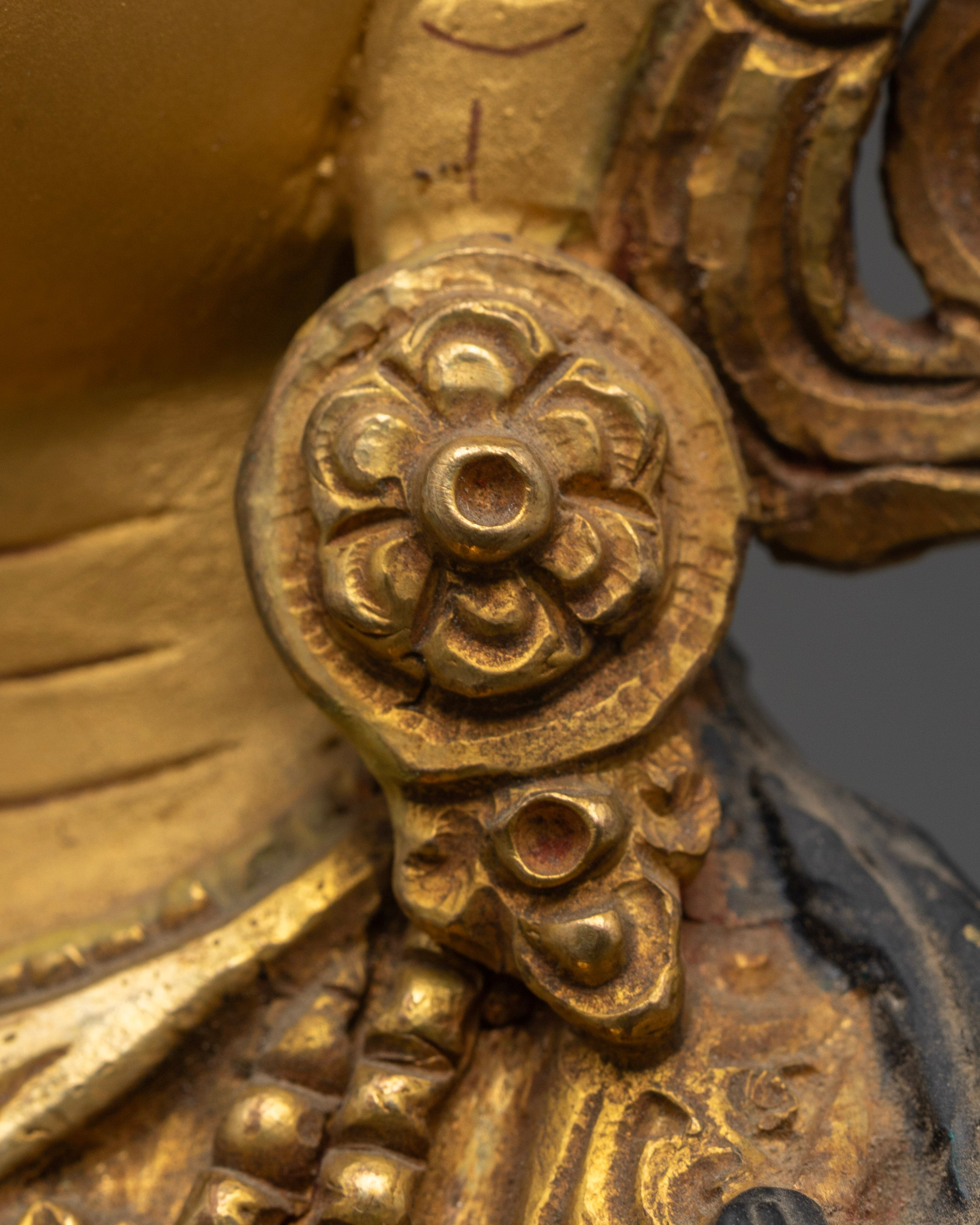 Handmade Amitayus Statues: Crafting Eternal Wisdom