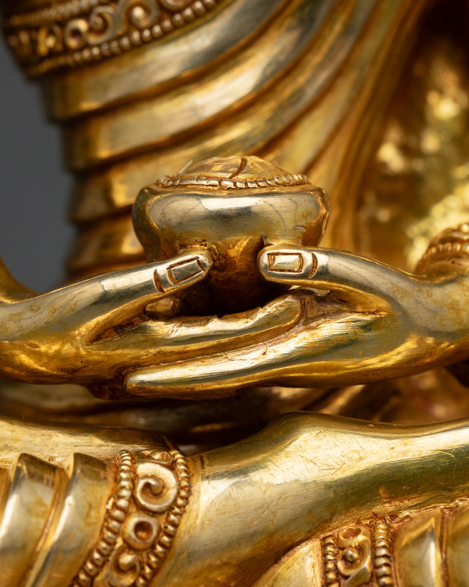 Amitabha Buddha Statue – Symbol of Infinite Light & Pure Land