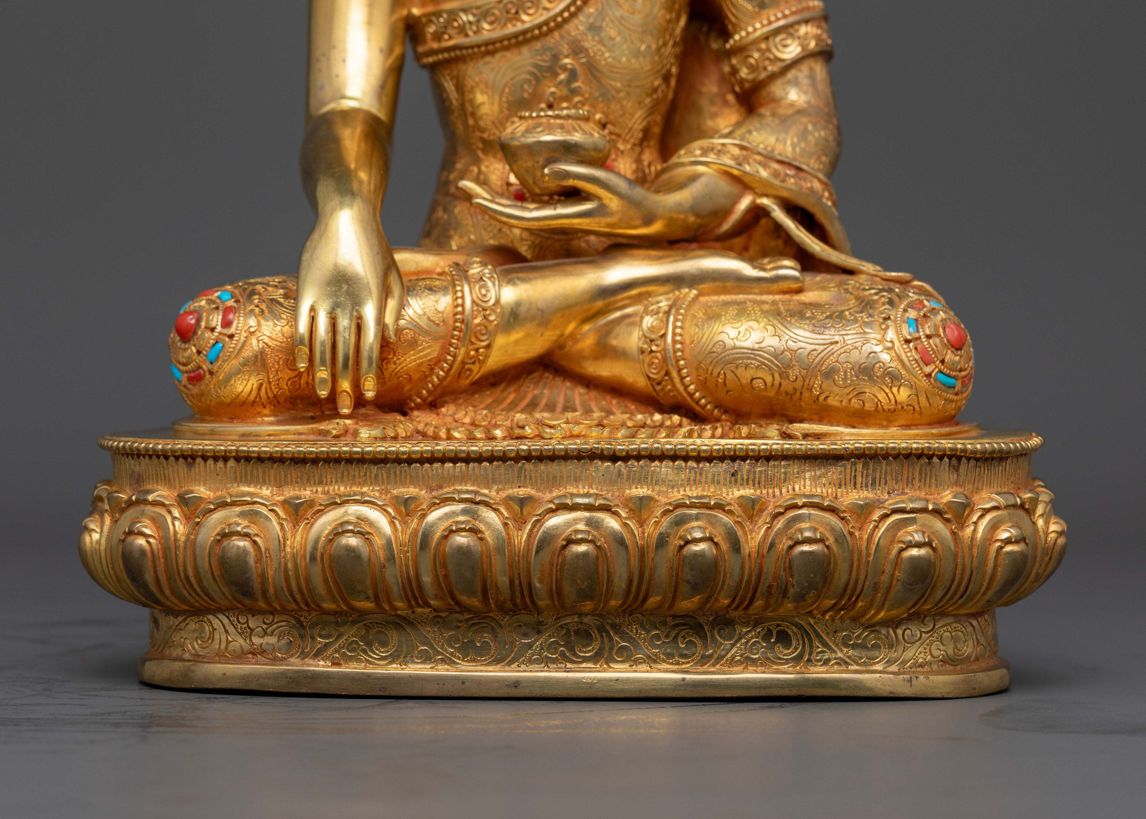 Buddha Shakyamuni Statue: Handcrafted Bodhisattva of Enlightenment