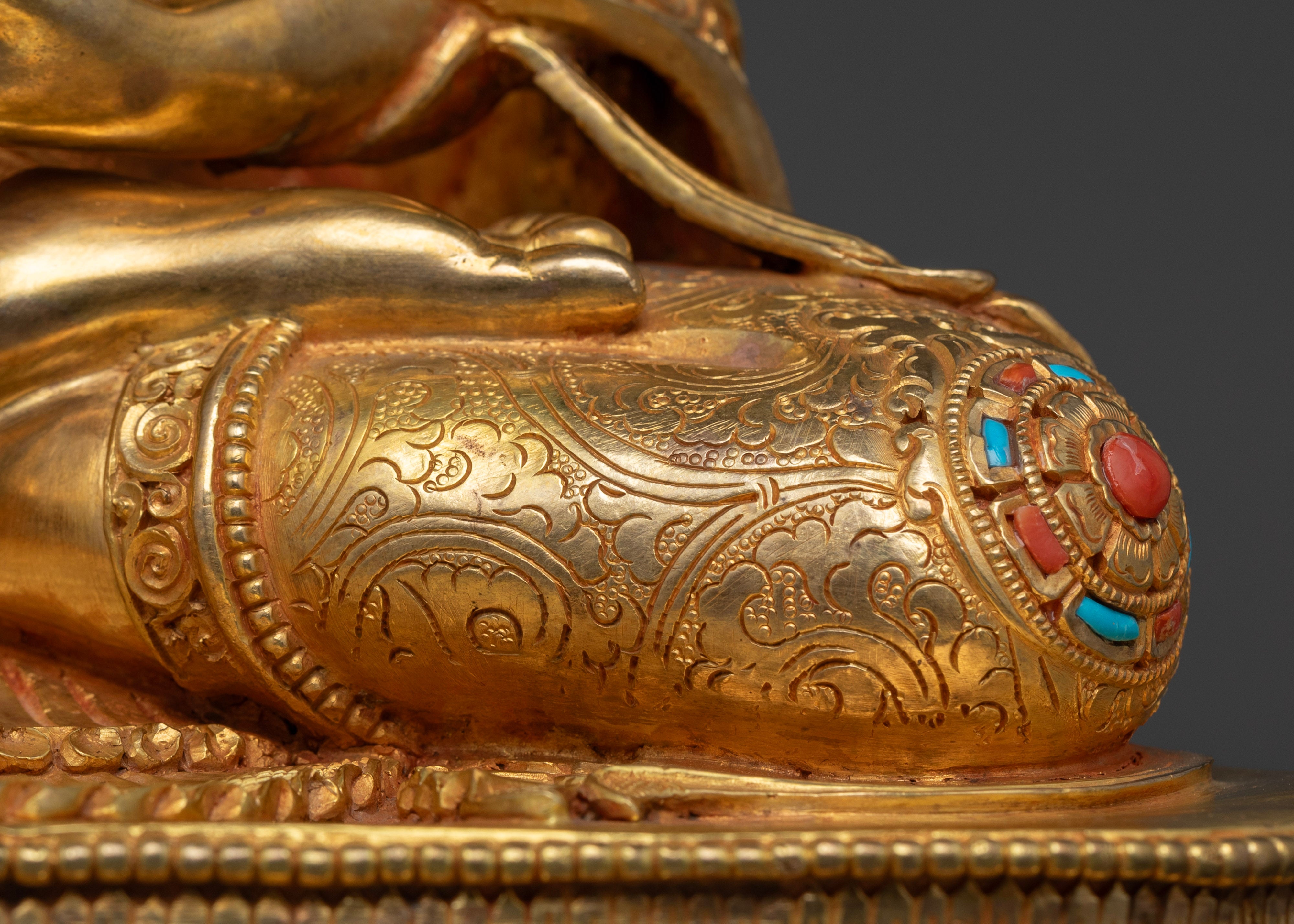 Buddha Shakyamuni Statue: Handcrafted Bodhisattva of Enlightenment