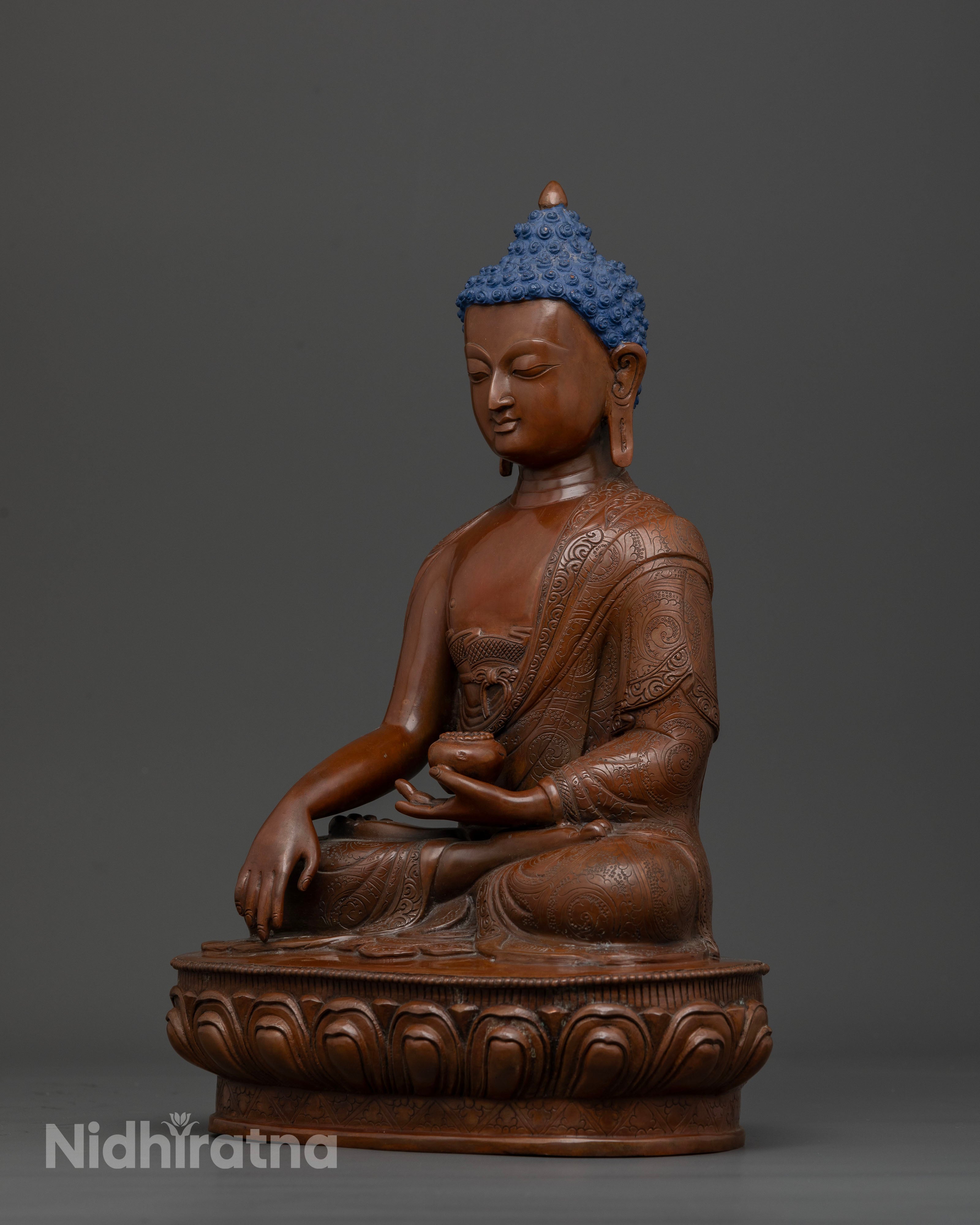 Oxidized Shakyamuni Buddha Statue: Perfect for Buddhist Practice