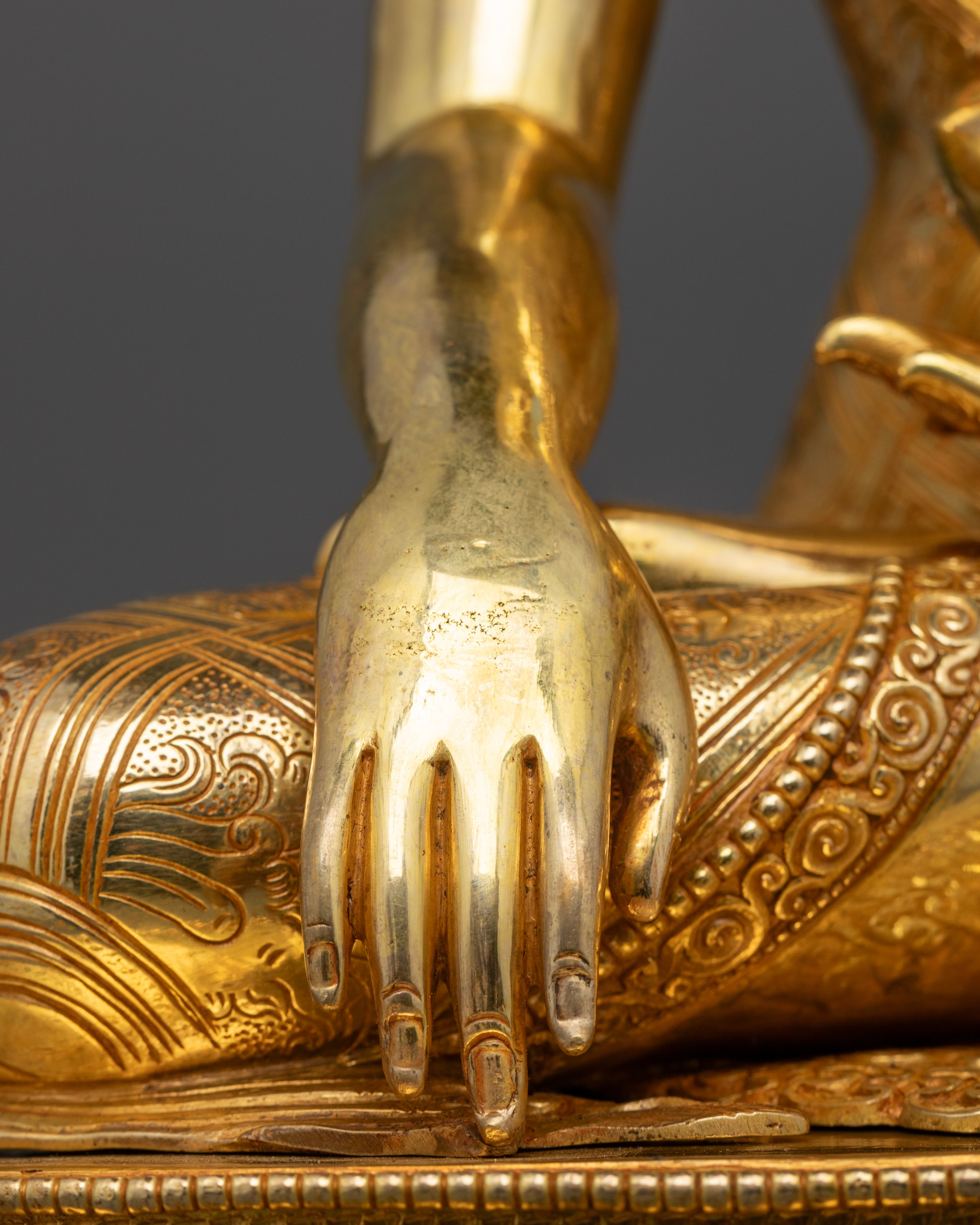 Buddha Shakyamuni: Sacred Symbols of Peace and Mindfulness