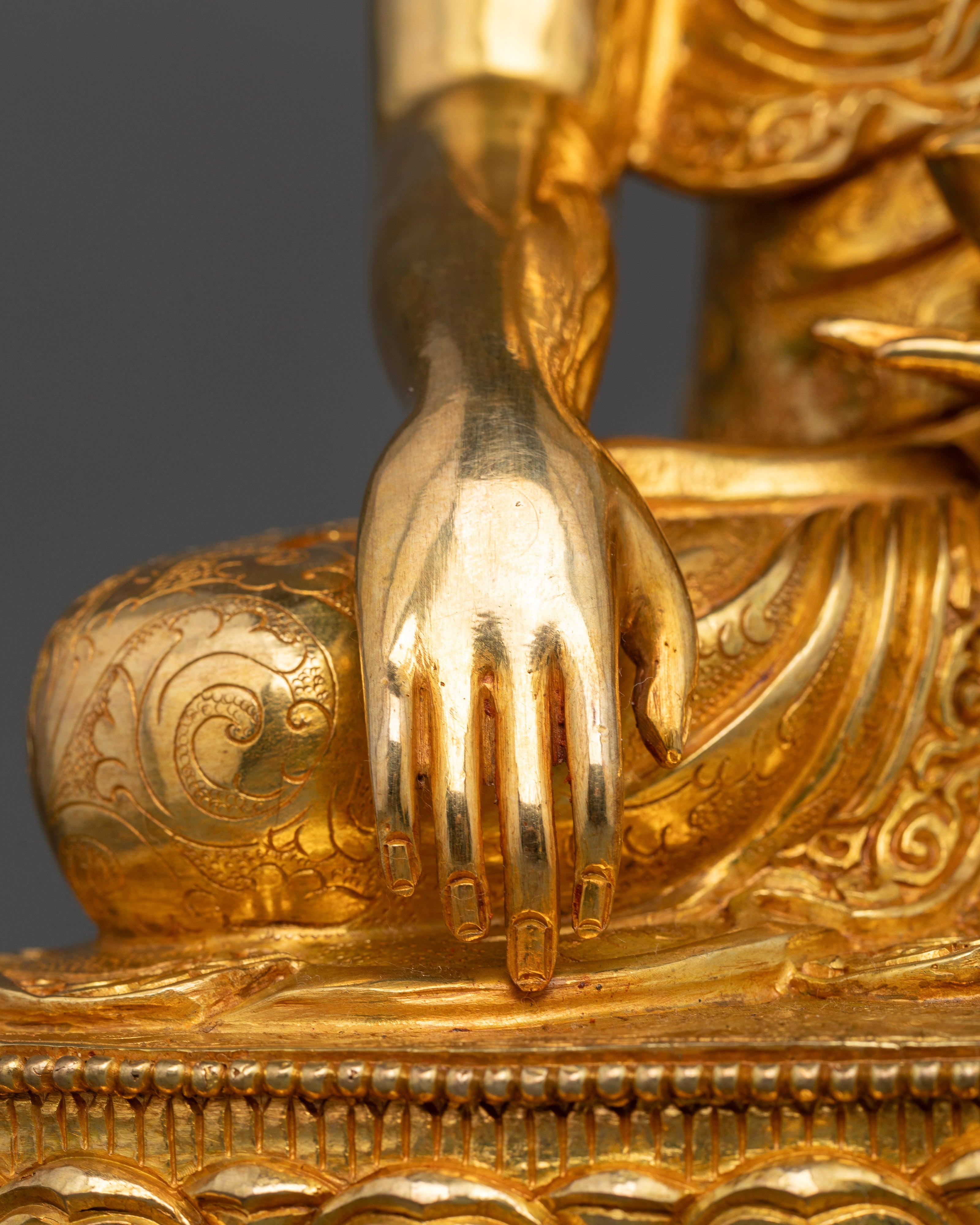 Under the Bodhi Tree: Buddha Shakyamuni's Path to Enlightenment