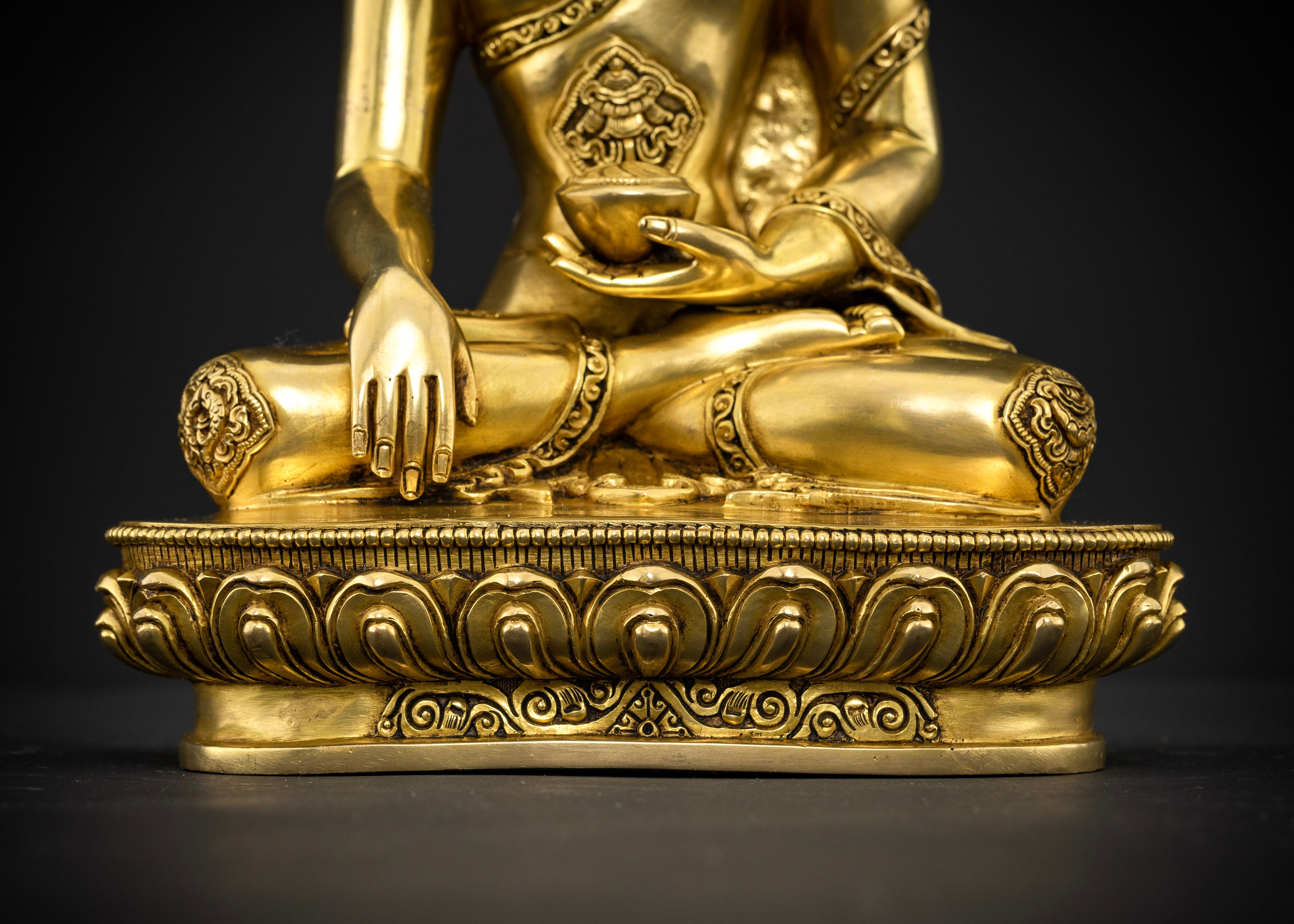 Gautam Buddha Statue : Traditional Shakyamuni Buddha Sculpture