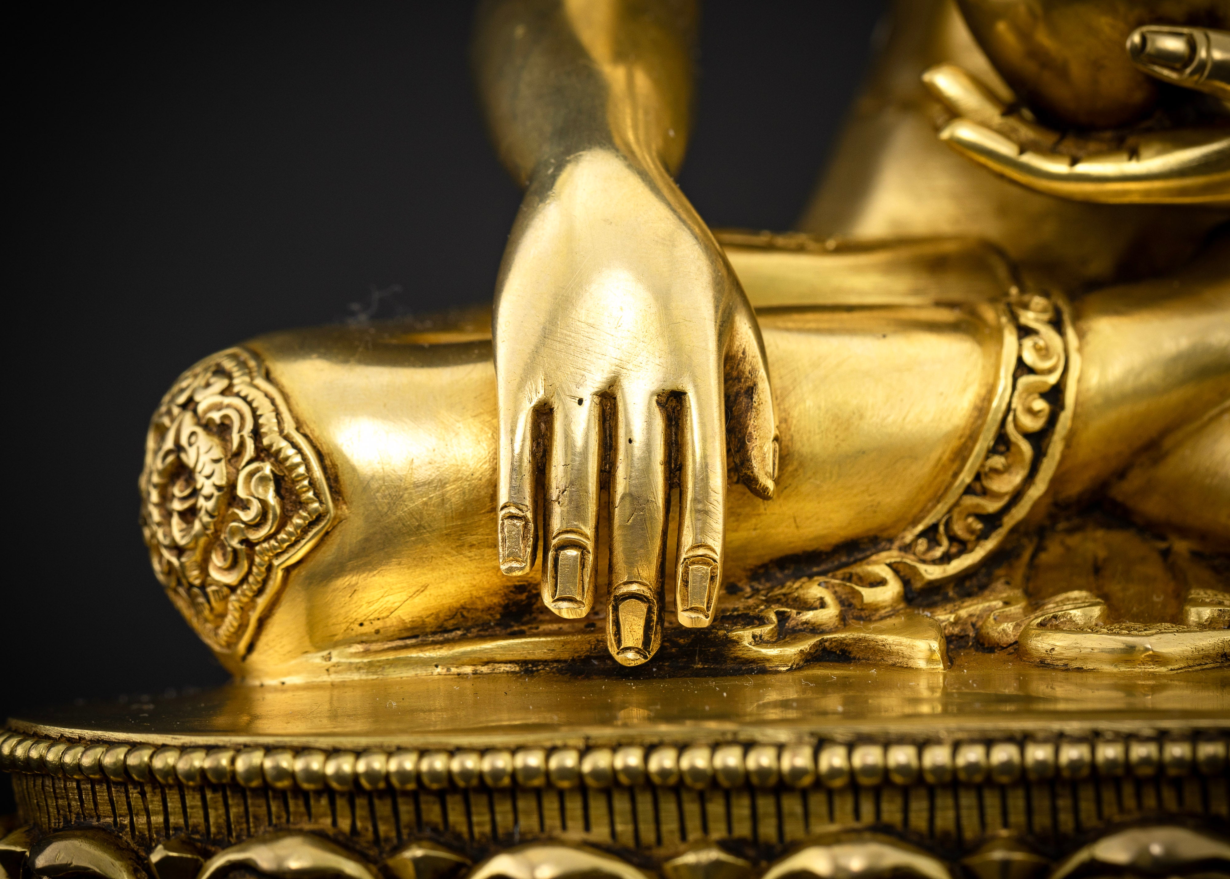 Gautam Buddha Statue : Traditional Shakyamuni Buddha Sculpture