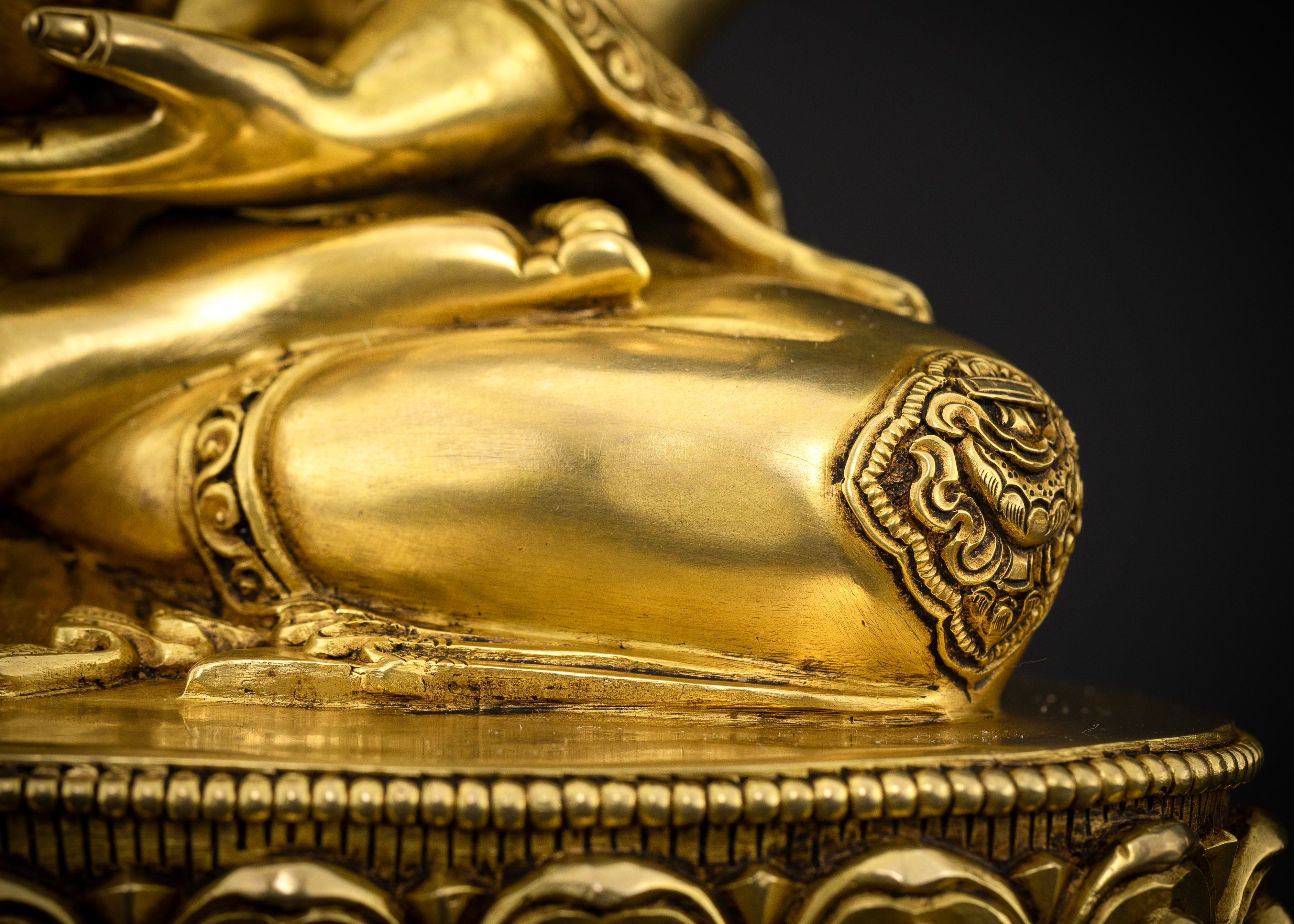 Gautam Buddha Statue : Traditional Shakyamuni Buddha Sculpture