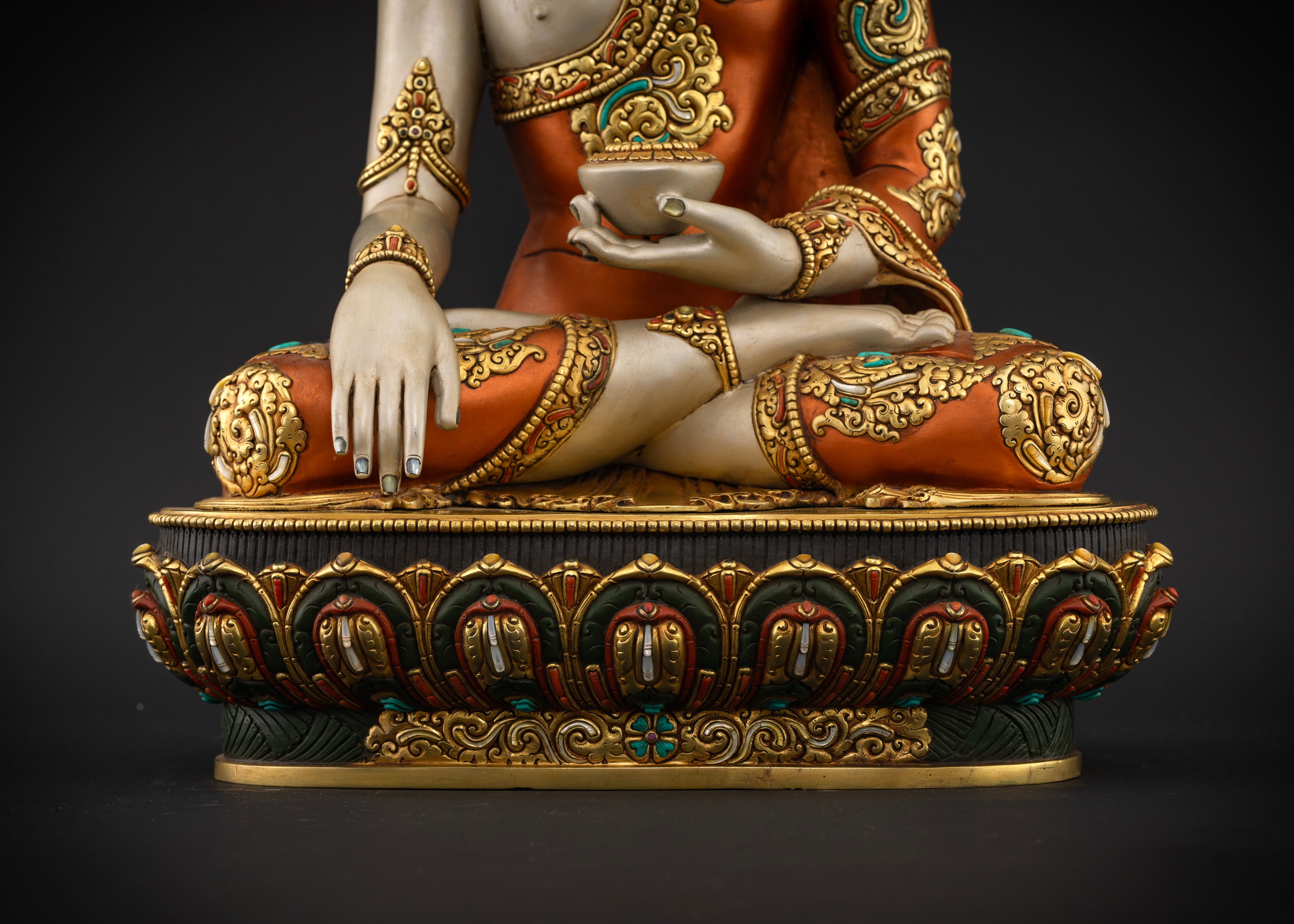 Crowned Shakyamuni Buddha Statue