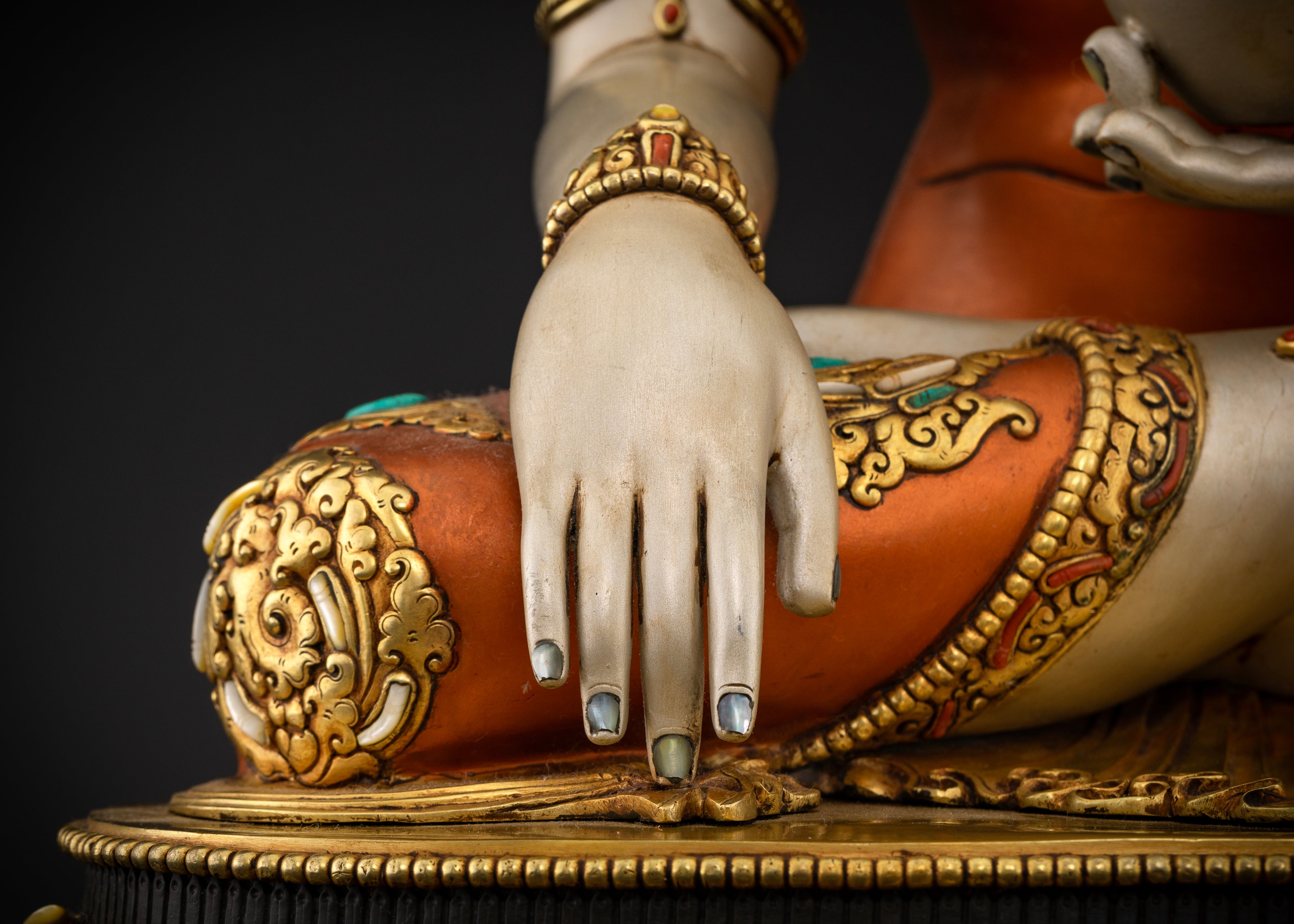 Crowned Shakyamuni Buddha Statue