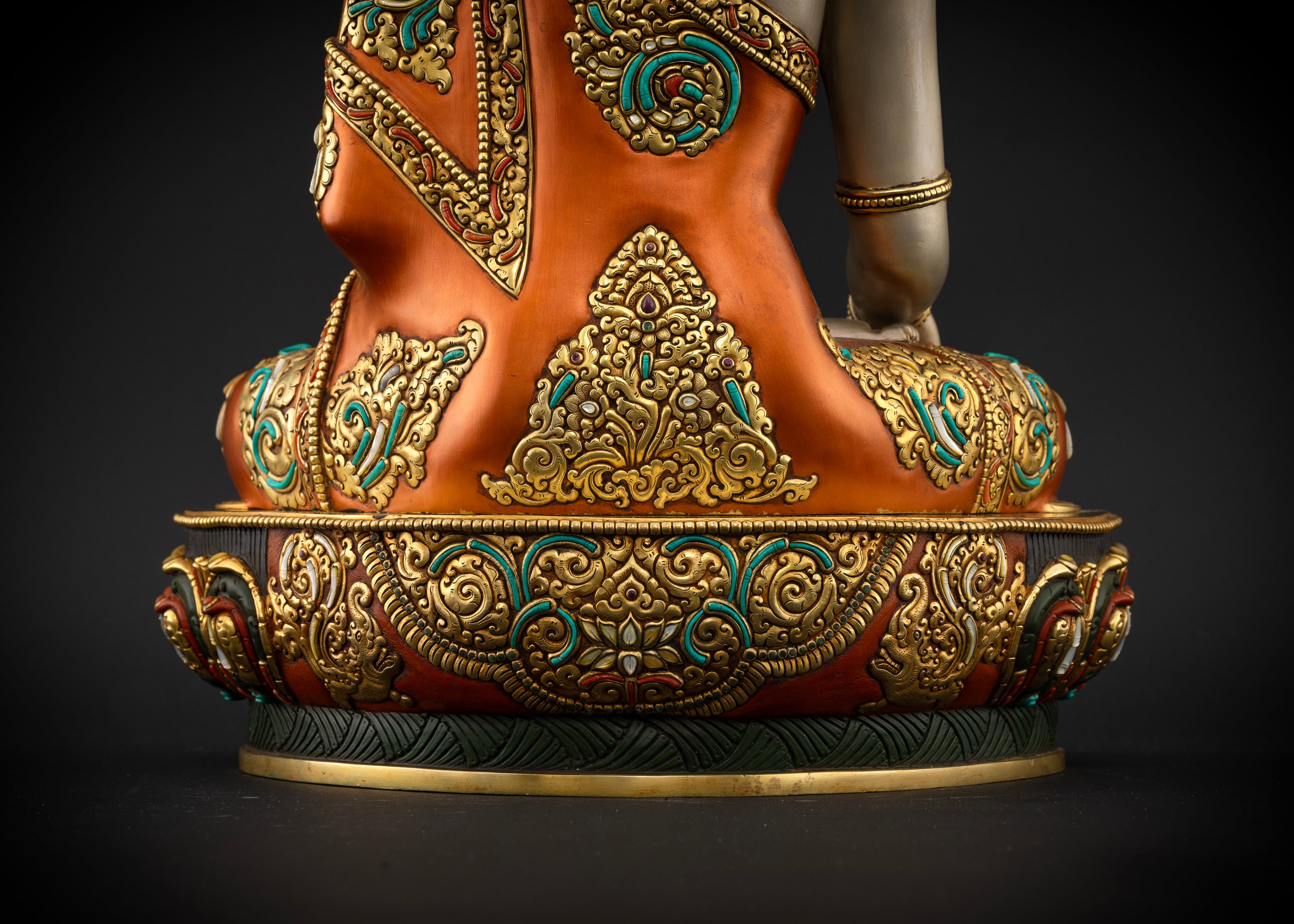 Crowned Shakyamuni Buddha Statue