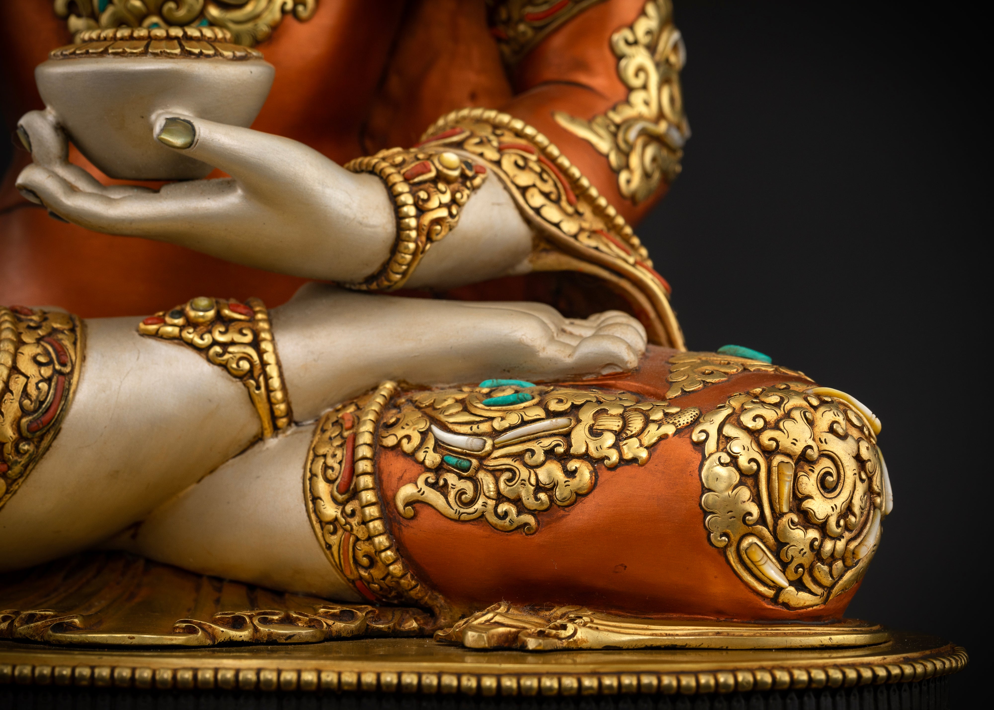 Crowned Shakyamuni Buddha Statue