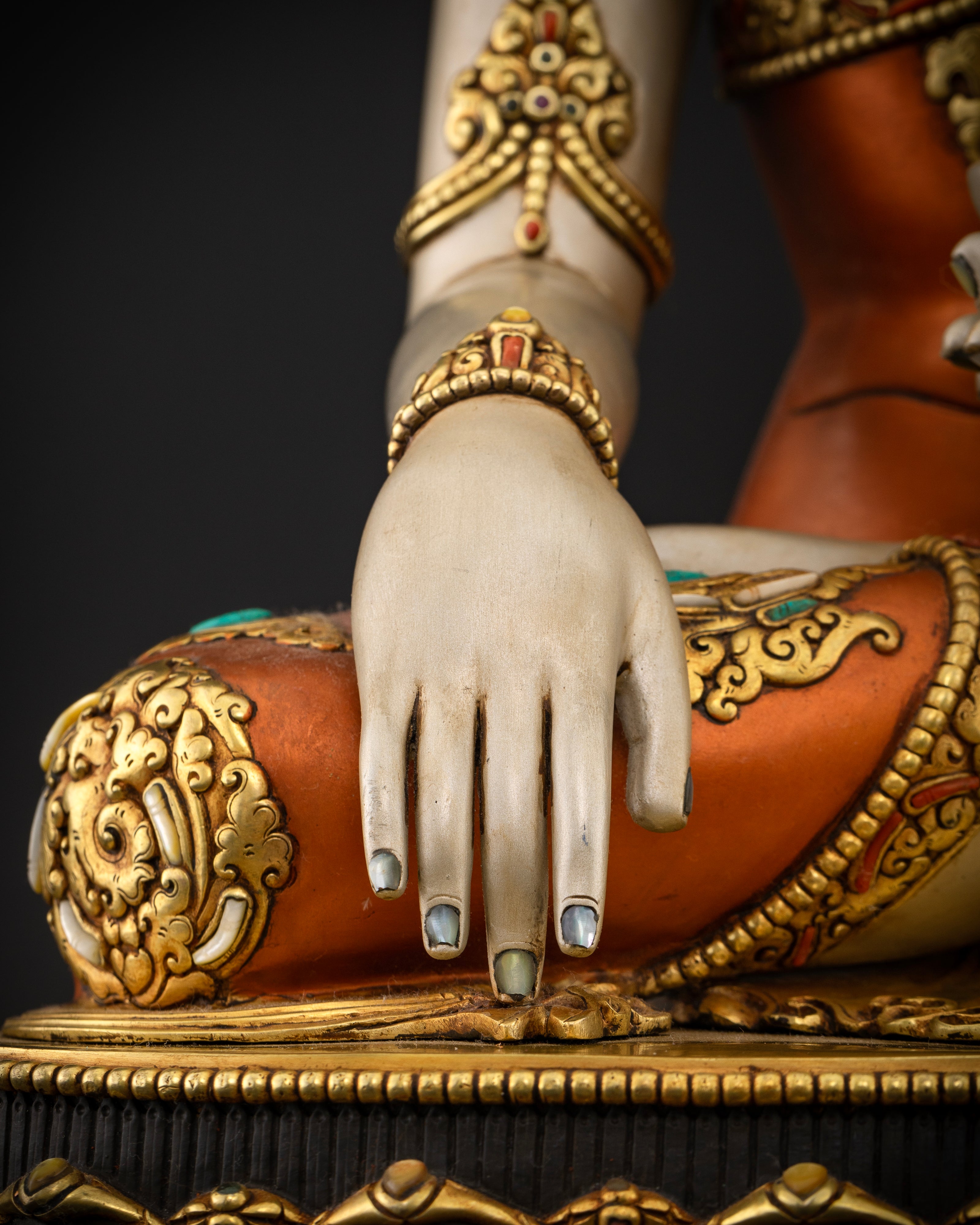 Crowned Shakyamuni Buddha Statue