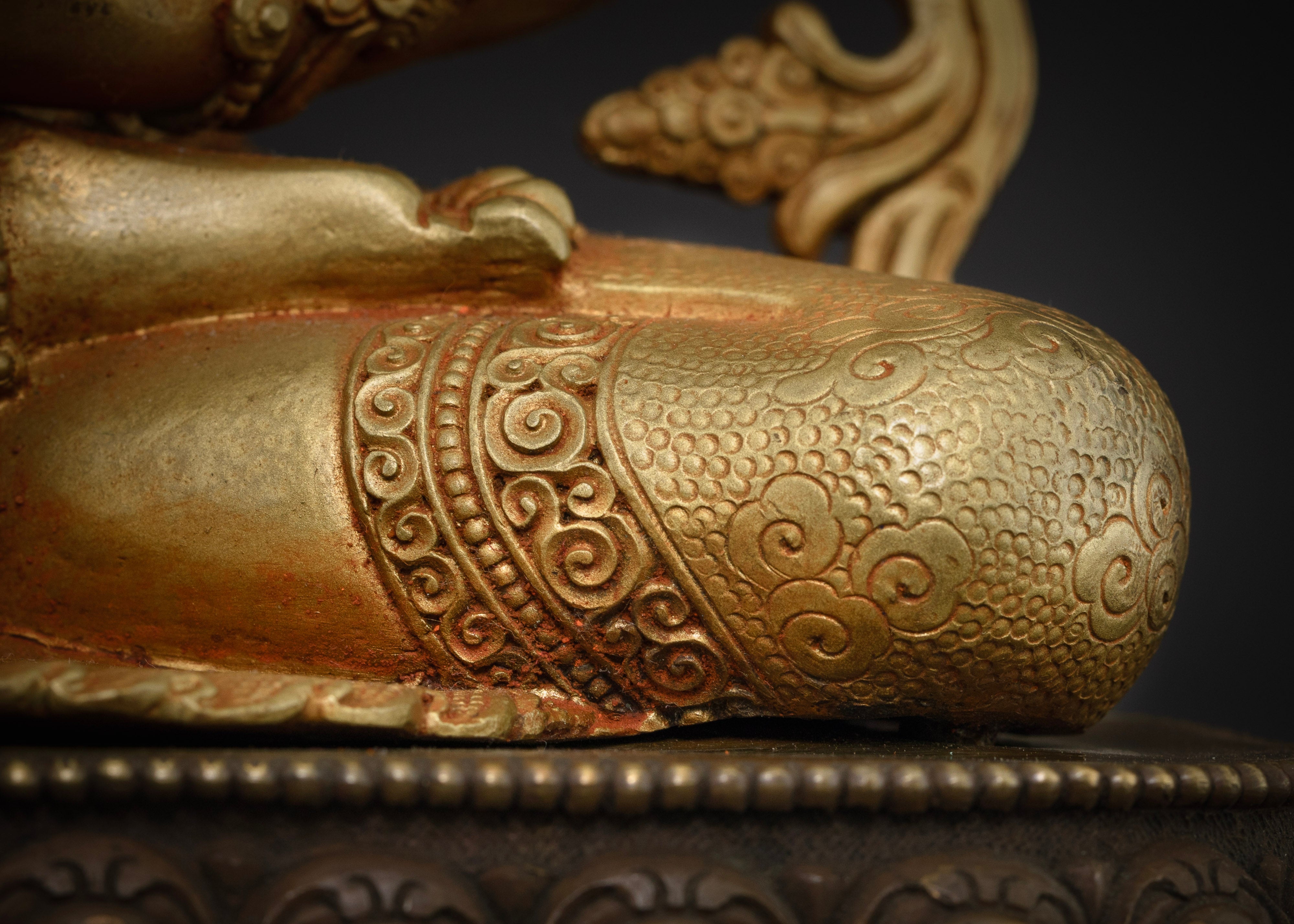 Majestic Shakyamuni Buddha Statue: A Masterpiece of Buddhist Art