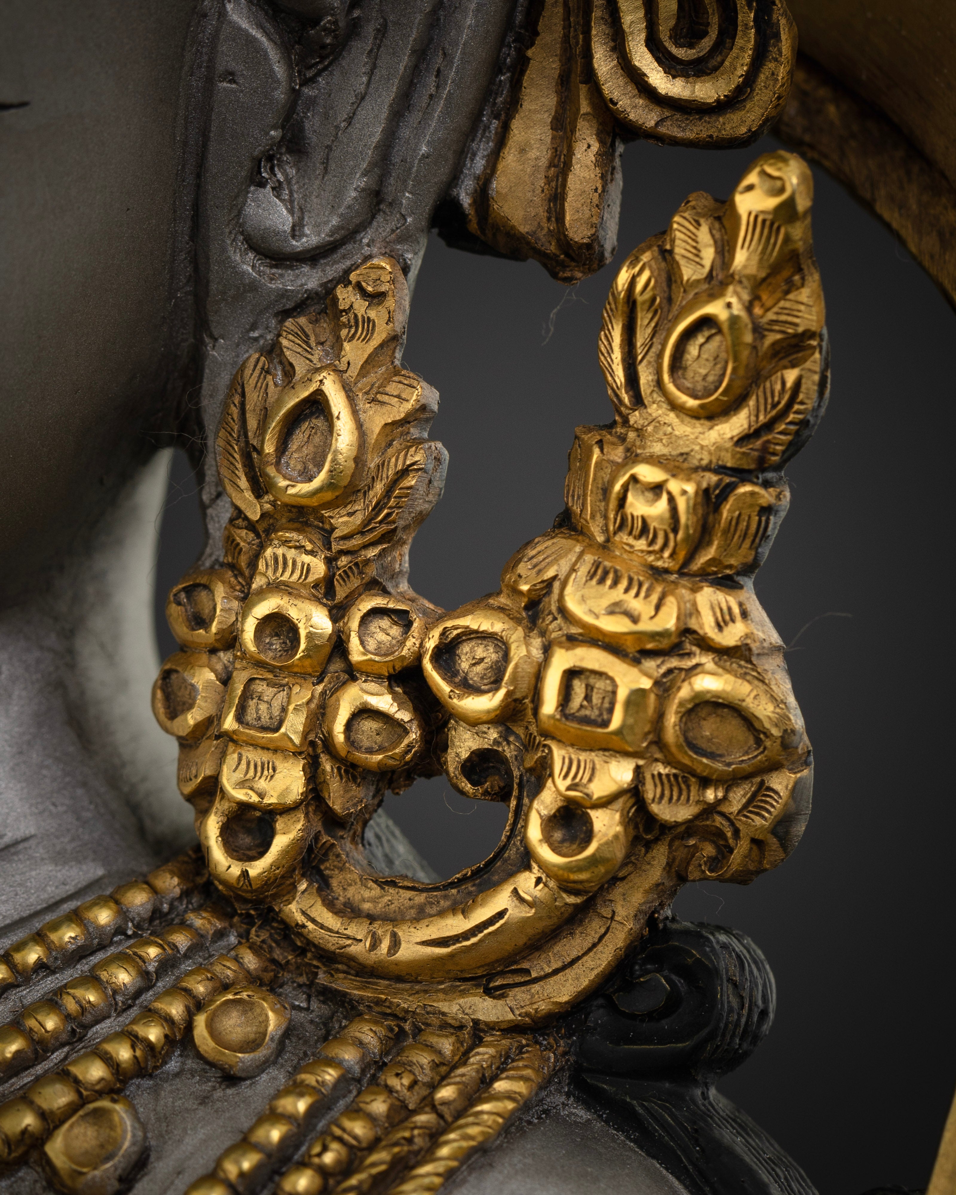 Seated Bodhisattva Mahasthamaprapta Statue