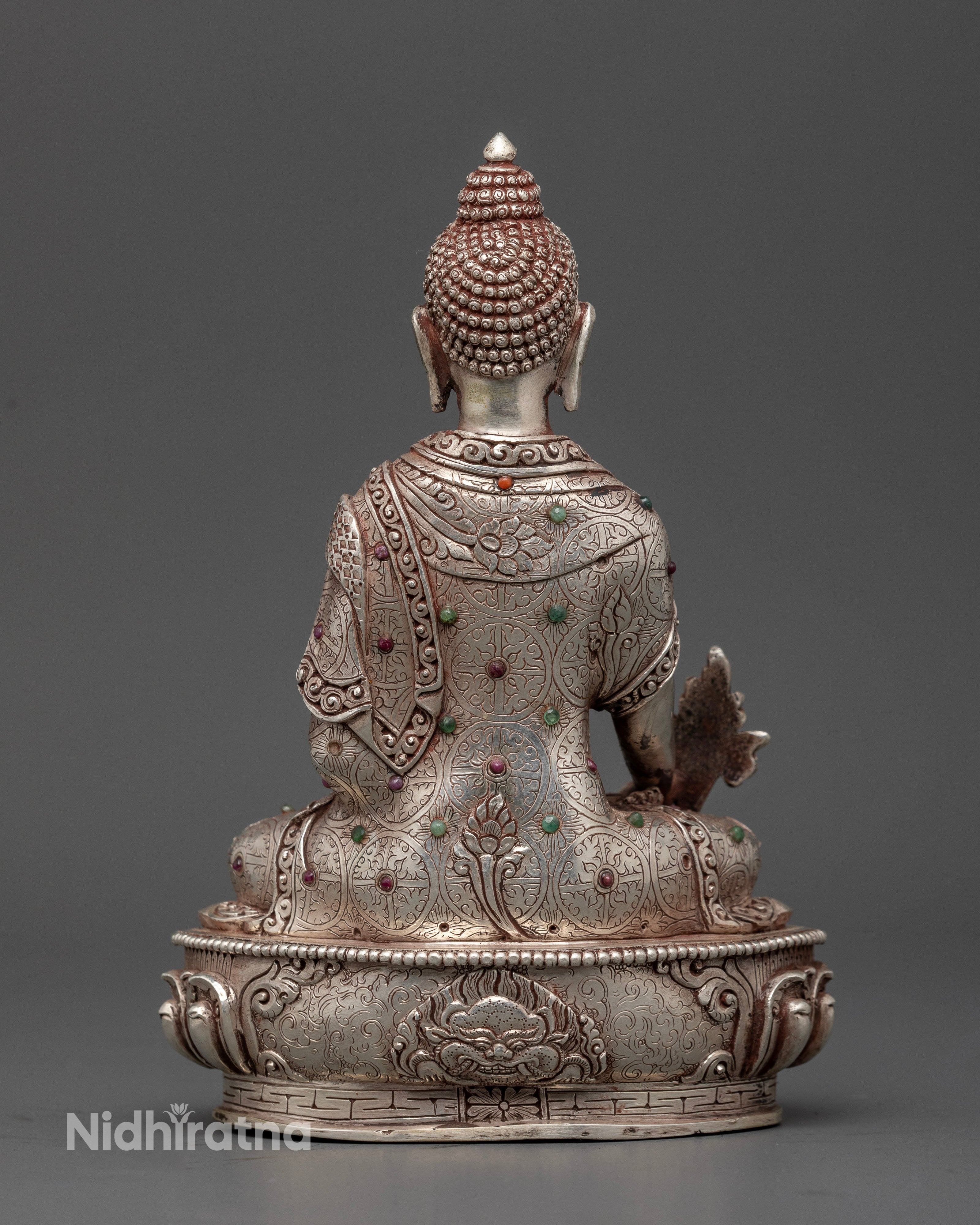 Buddha Shakyamuni: The Awakend Teacher Statue in Sliver