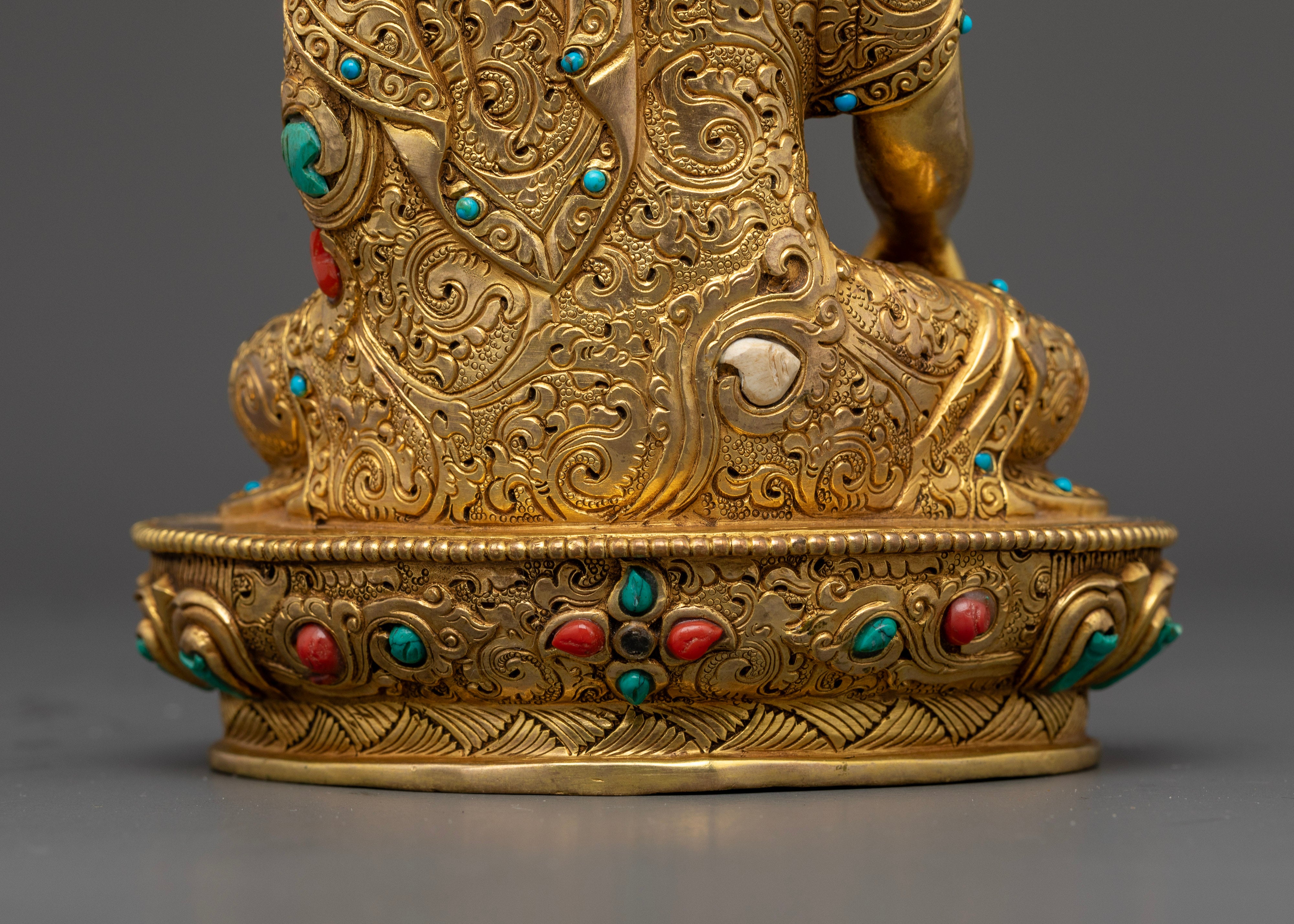 Shakyamuni Buddha : Embodiment of Spiritual Enlightenment