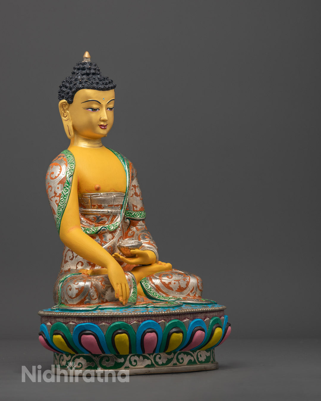 Serene Yellow-Toned Shakyamuni Buddha Statue in Dhyana Mudra, Symbolizing Enlightenment