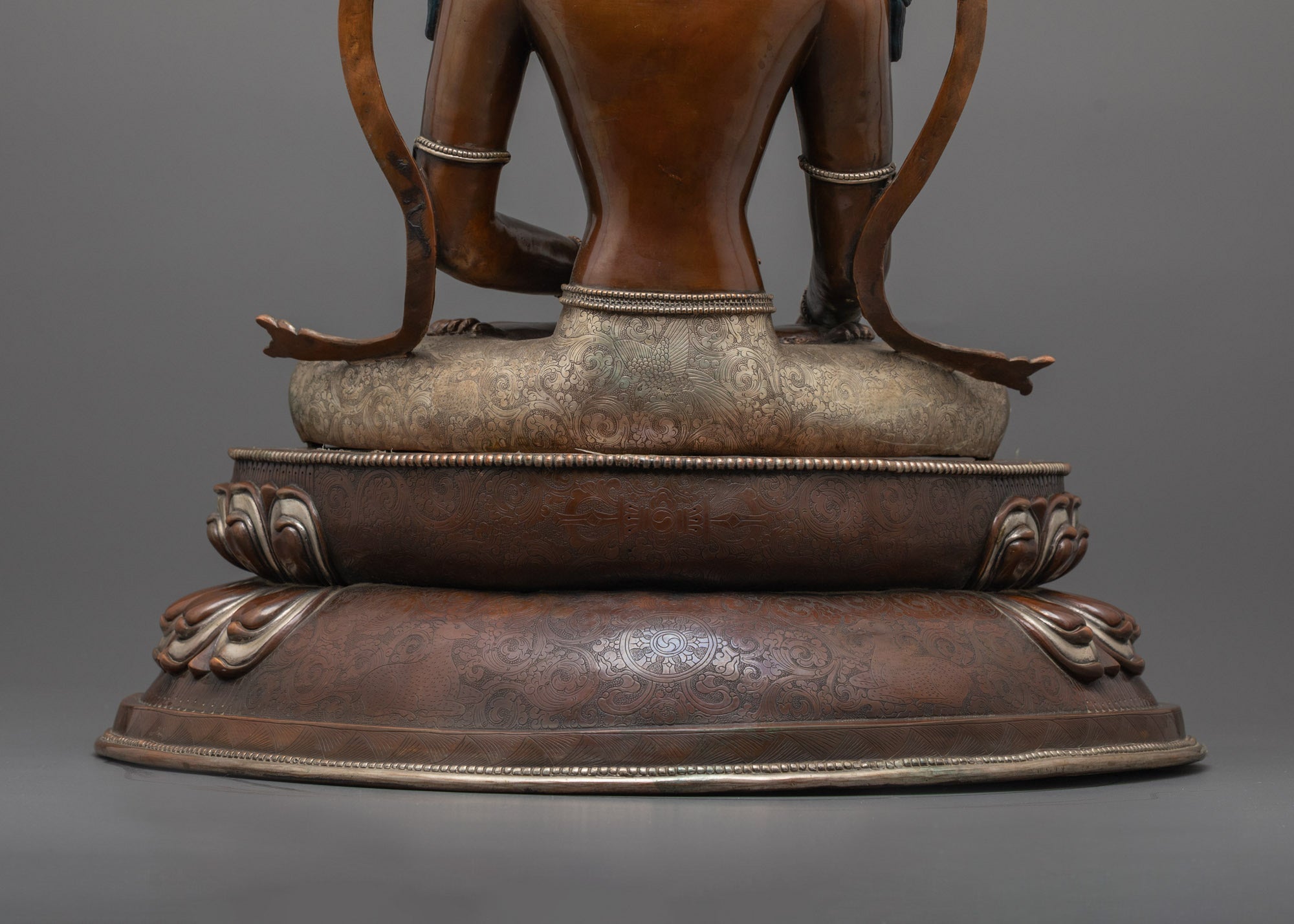 Crowned Shakyamuni Buddha Statue | Regal Enlightenment in Handcrafted