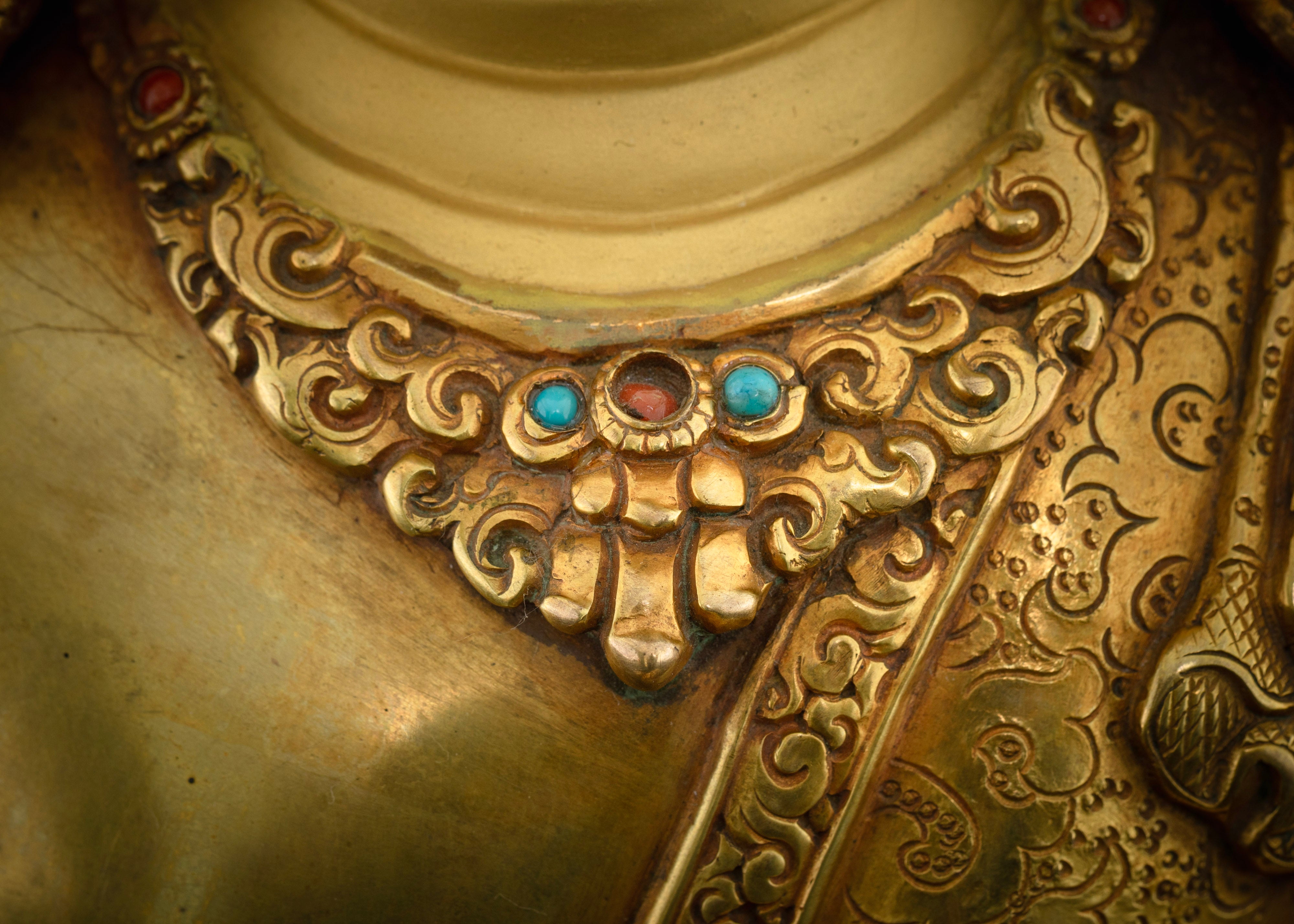 Crowned Buddha Shakyamuni Statue: Emblem of Enlightenment