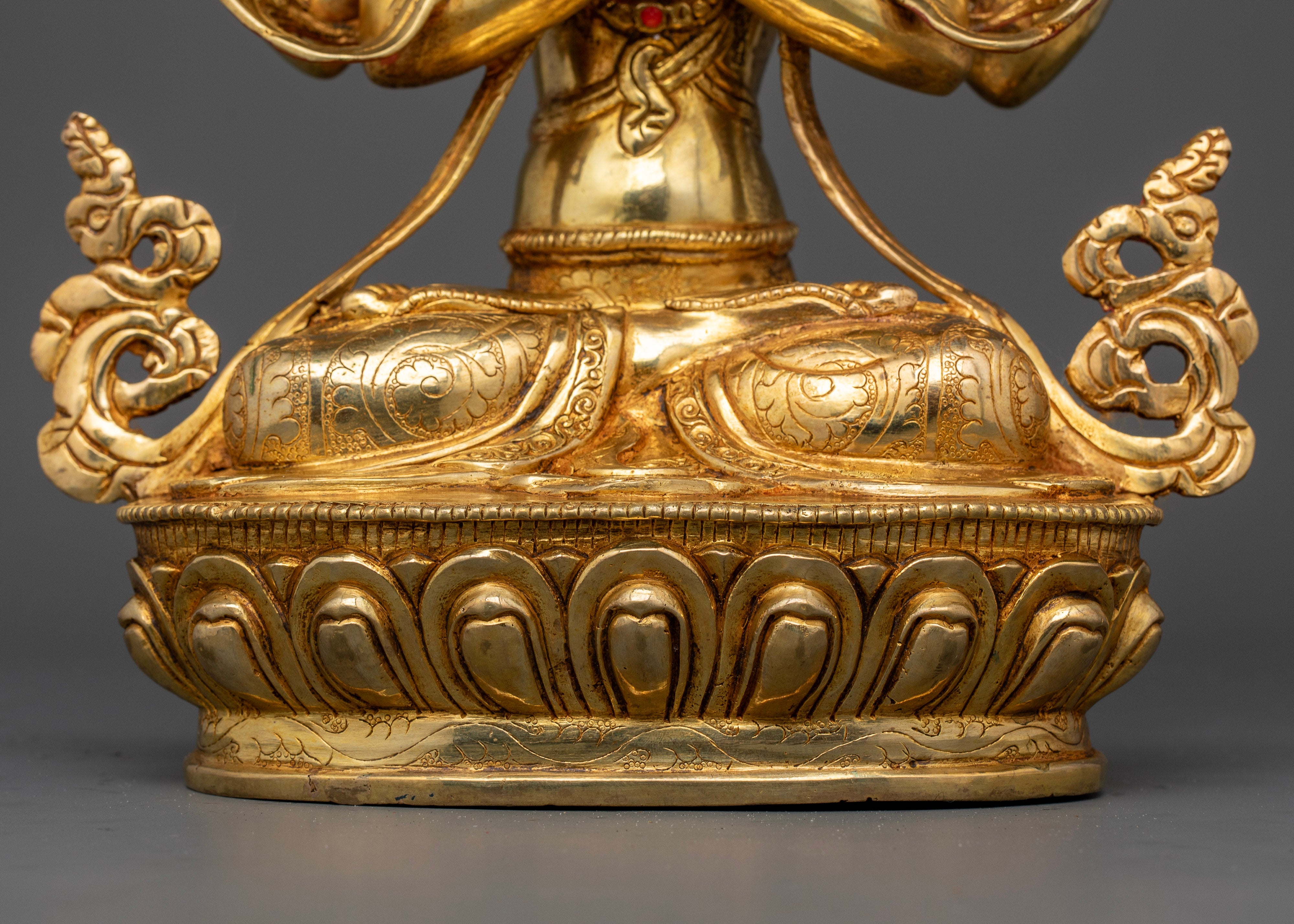 Embrace Compassionate Wisdom: Four-Armed Chenrezig Avalokiteshvara Statues for Spiritual Enlightenment