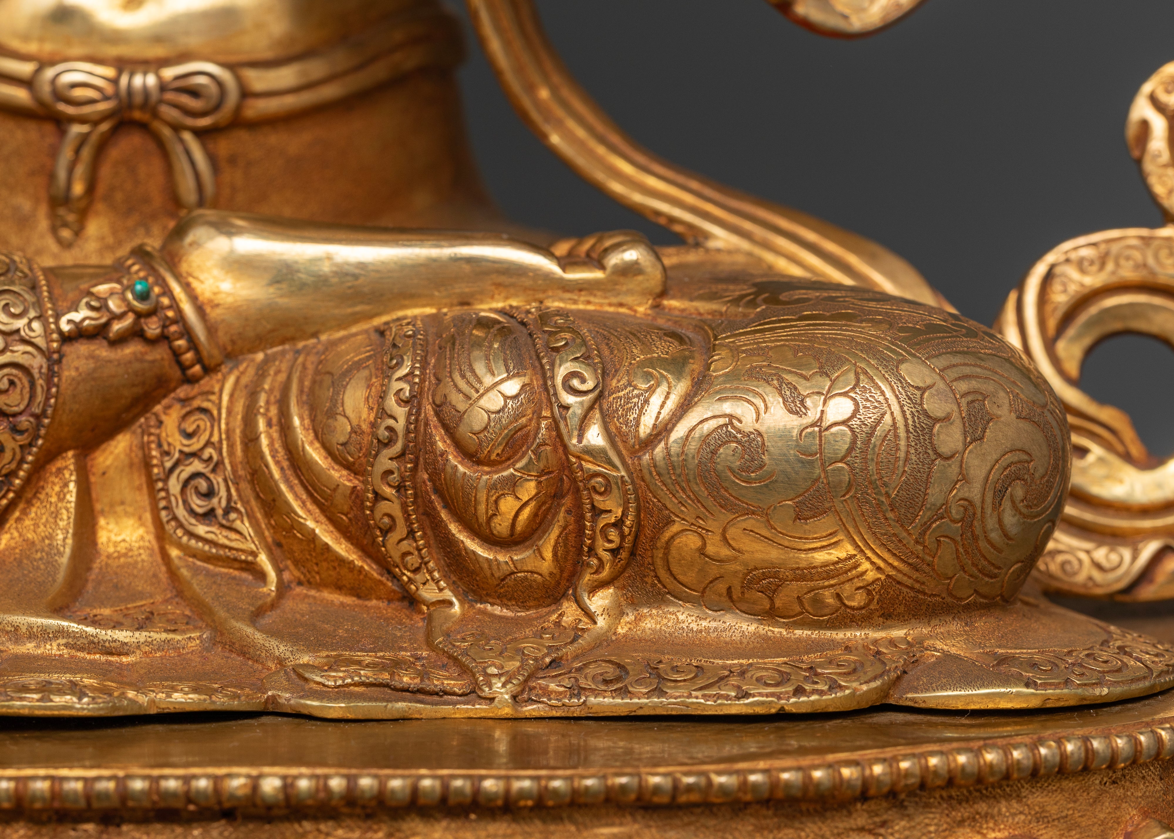 Four-Armed Chenrezig: Radiant Compassion with a Sacred Halo