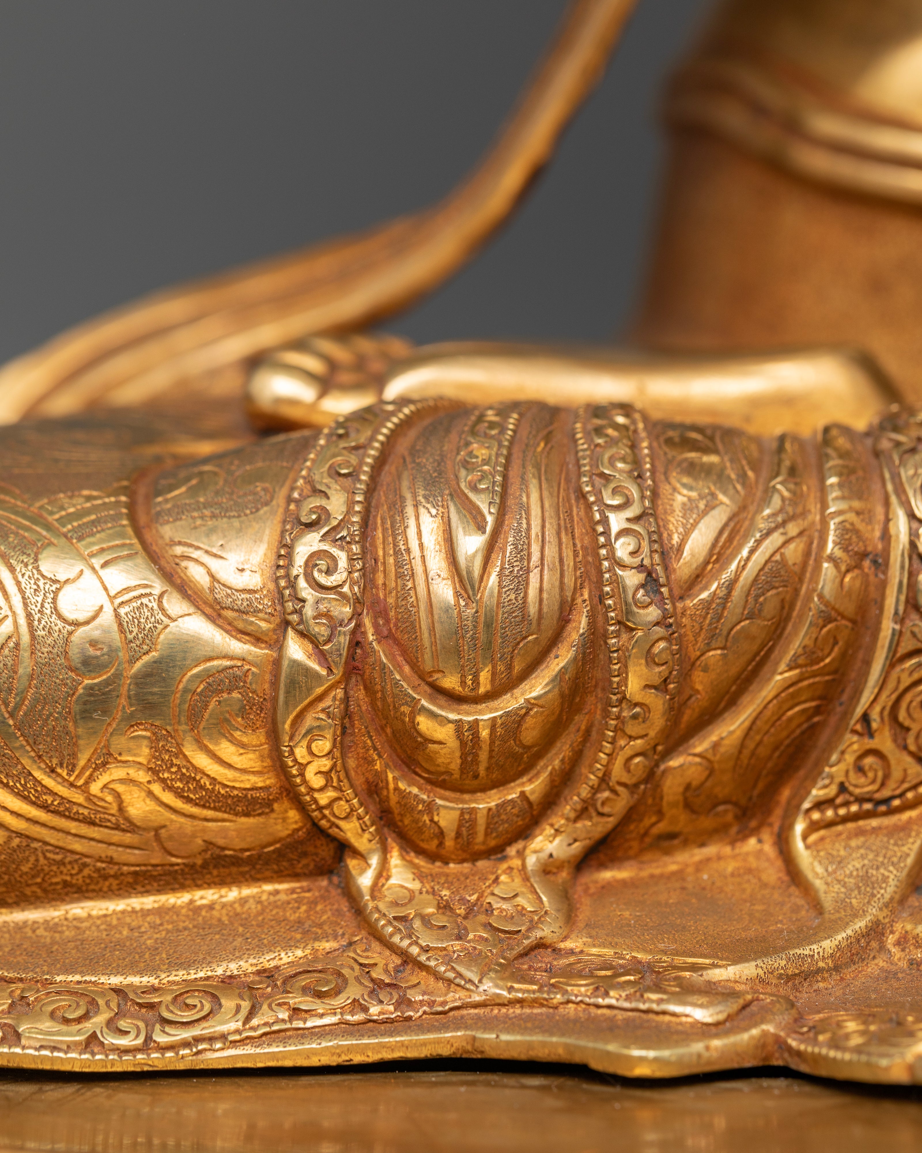 Four-Armed Chenrezig: Radiant Compassion with a Sacred Halo