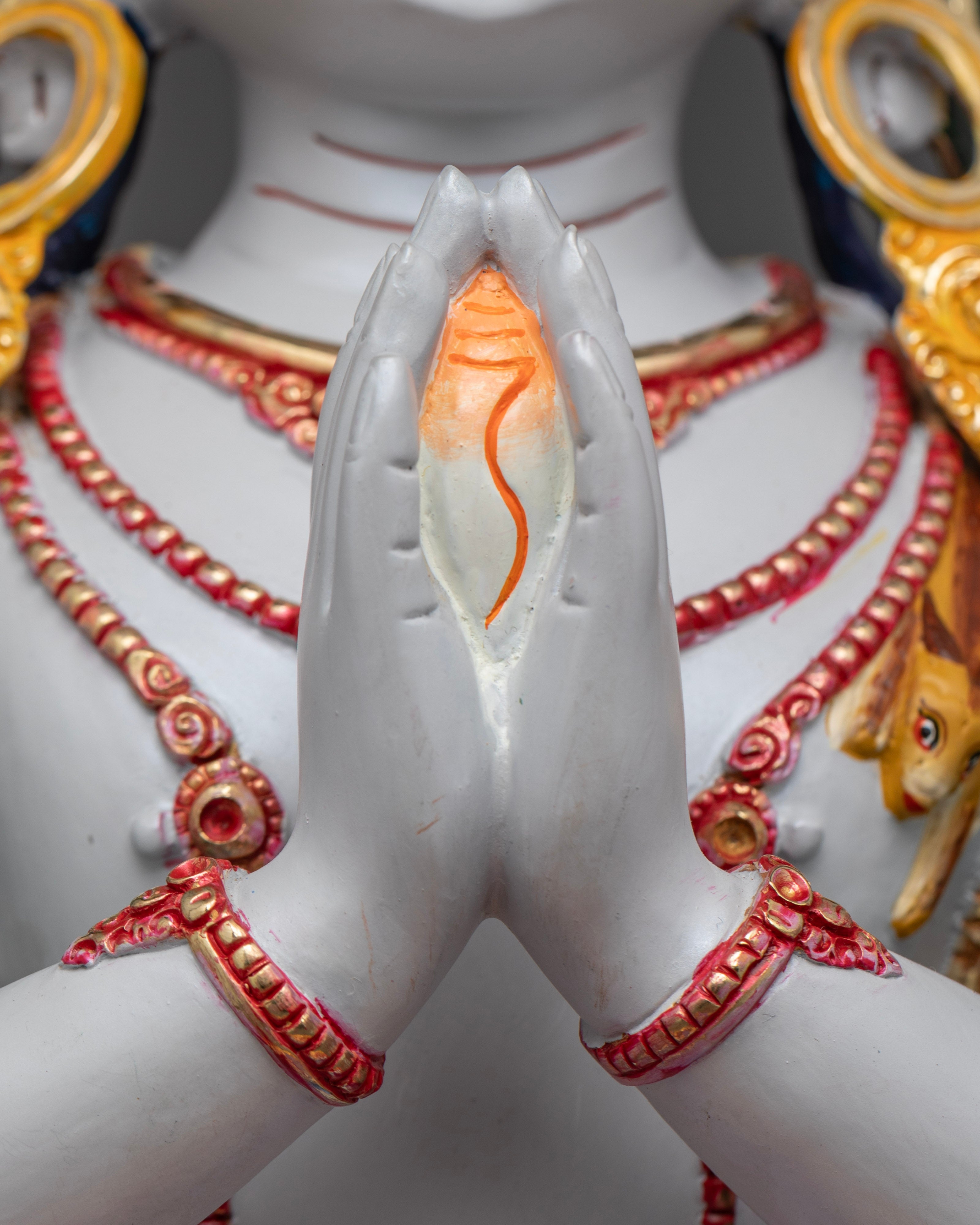 Chenrezig Statue: Embodiment of Universal Compassion