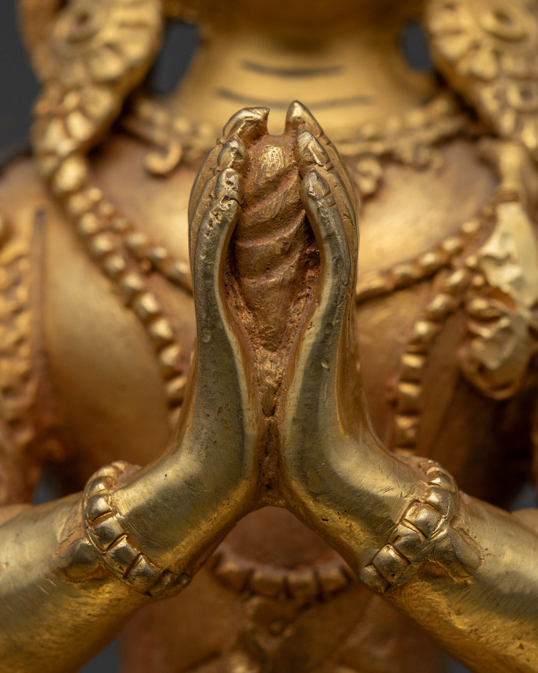 Chenrezig Statue: Handcrafted Art for Meditation
