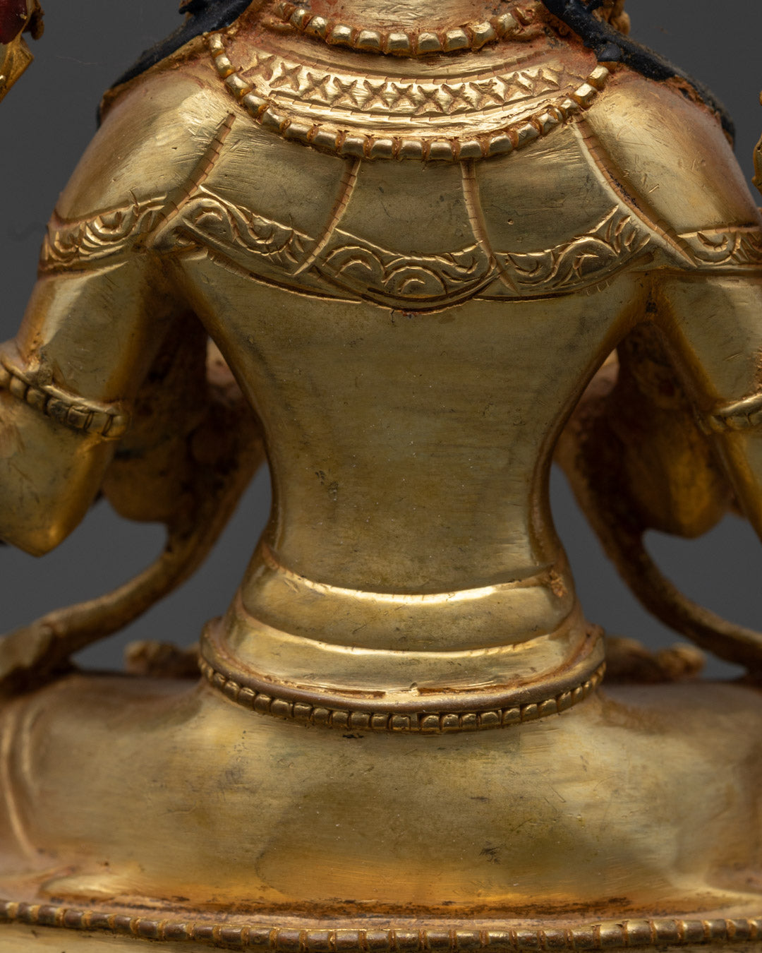 Chenrezig Statue: Handcrafted Art for Meditation